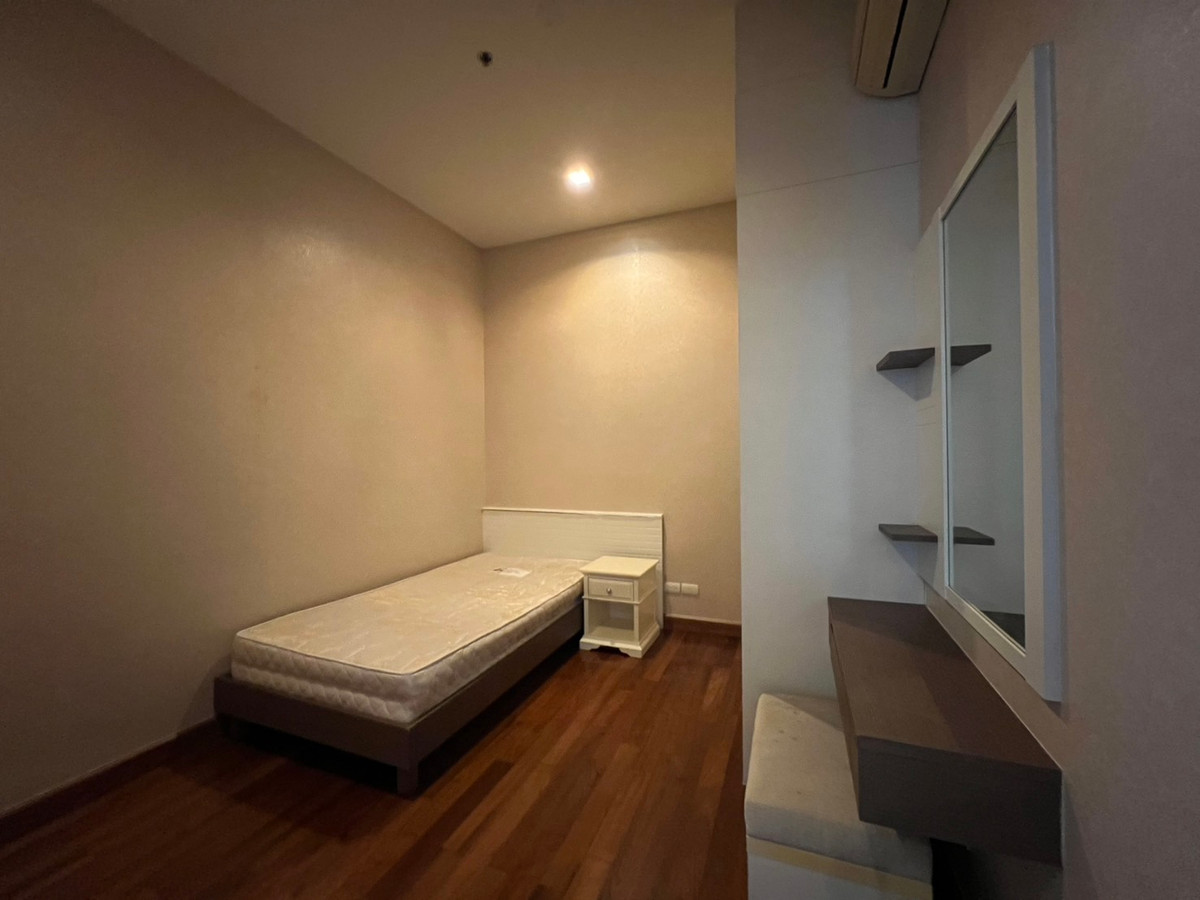 For RentCondoSathorn, Narathiwat : High Floor , White Room Ivy Sathon ( Soi10 ) 2bed2bath 69 Sqm Fullyfurnish ,Welcome Foreign 40,000-