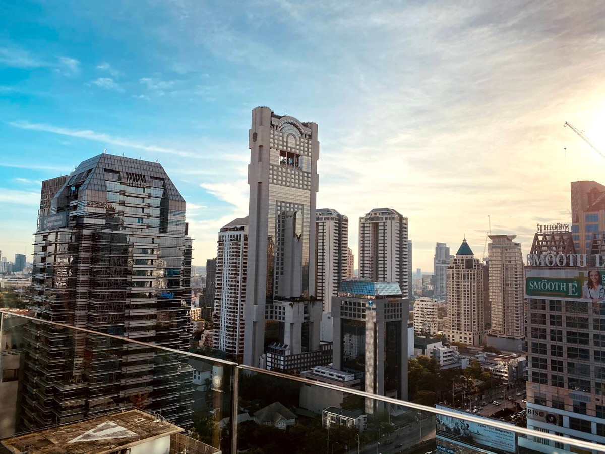 ขายคอนโดสีลม ศาลาแดง บางรัก : 🌆 Luxury 2BR ใจกลางสีลม–ศาลาแดง | วิวเมืองเต็มตา เพียง 35 ลบ. ห้องใหญ่หายาก! 2 นอน 2 น้ำ 113 ตร.ม. ทำเล Prime CBD