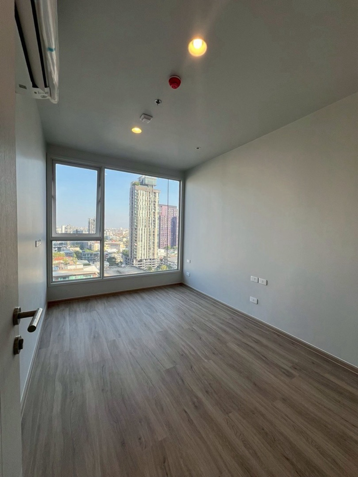 For SaleCondoSukhumvit, Asoke, Thonglor : 2-bedroom corner condo for sale at Culture Thonglor below contract price near BTS Thonglor 350 meters with unblocked Ekamai view