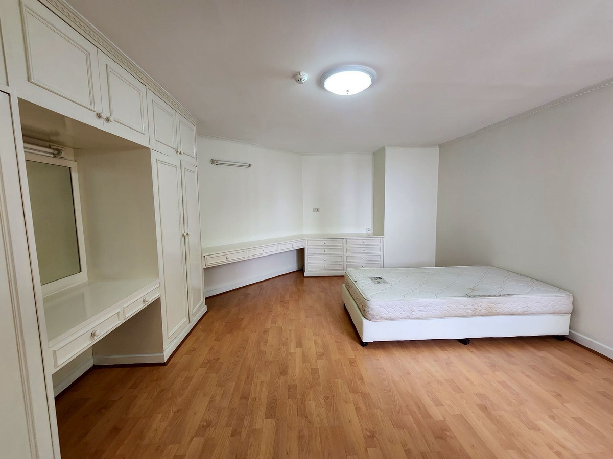 ให้เช่าคอนโดสุขุมวิท อโศก ทองหล่อ : ให้เช่าคอนโด Tai Ping Towers 4 ห้องนอน 252 ตร.ม. ย่านเอกมัย ใกล้BTS เอกมัย-ทองหล่อ