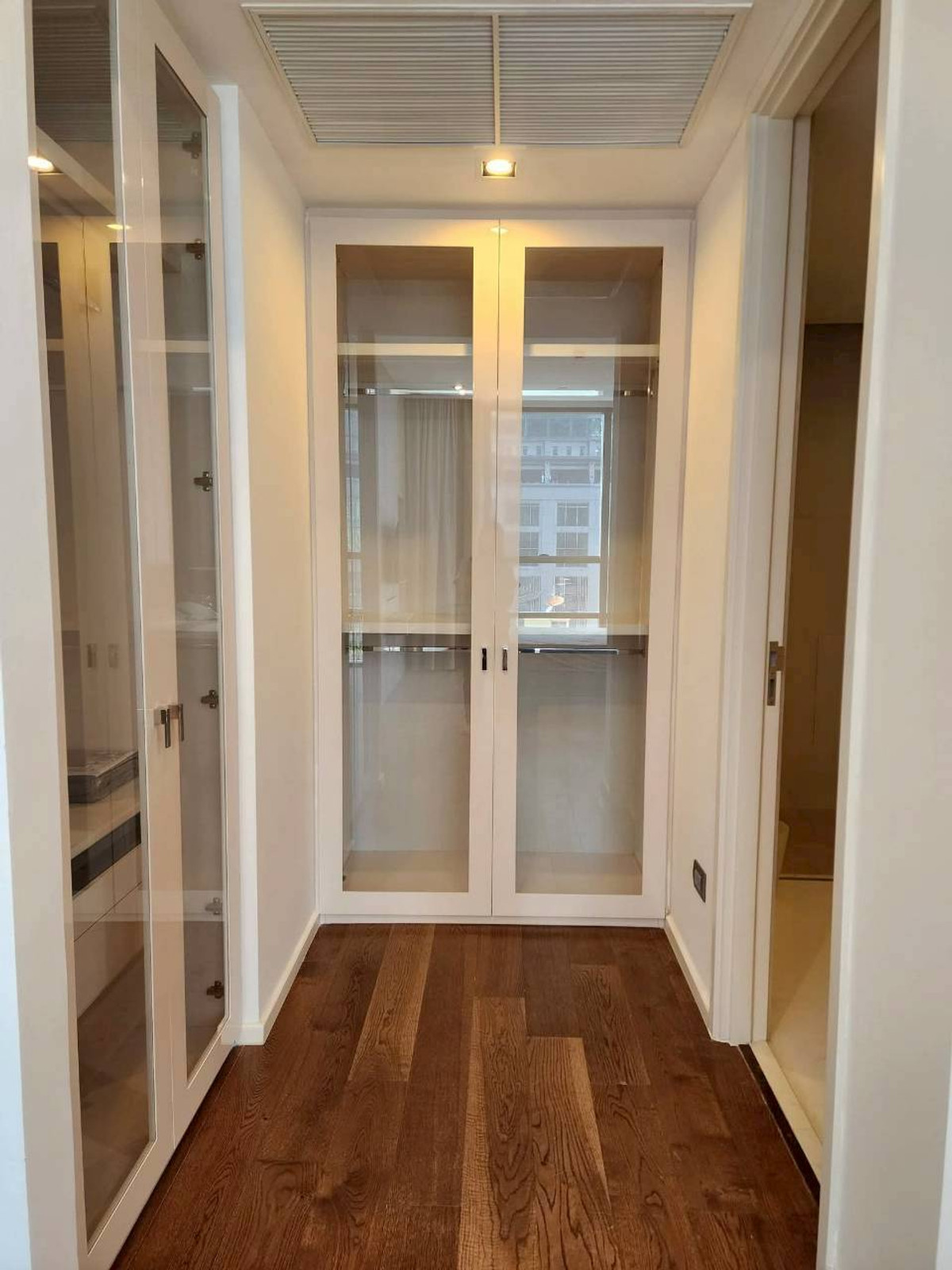 For RentCondoSathorn, Narathiwat : ✅ BKST111 ✅ Line : @p2nproperty