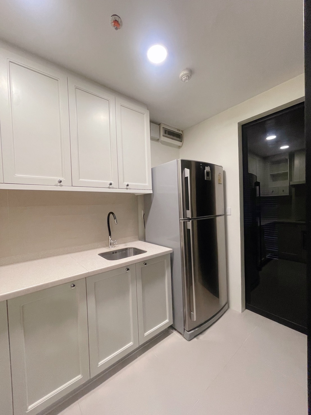 CondoLadprao, Central Ladprao : Sell with tenant til July 26
Condo for rent/sale, Lat Phrao-Phahon Yothin area, The Crest Park Residences, upper floor of the building, Panorama Bangkok view, very beautiful.