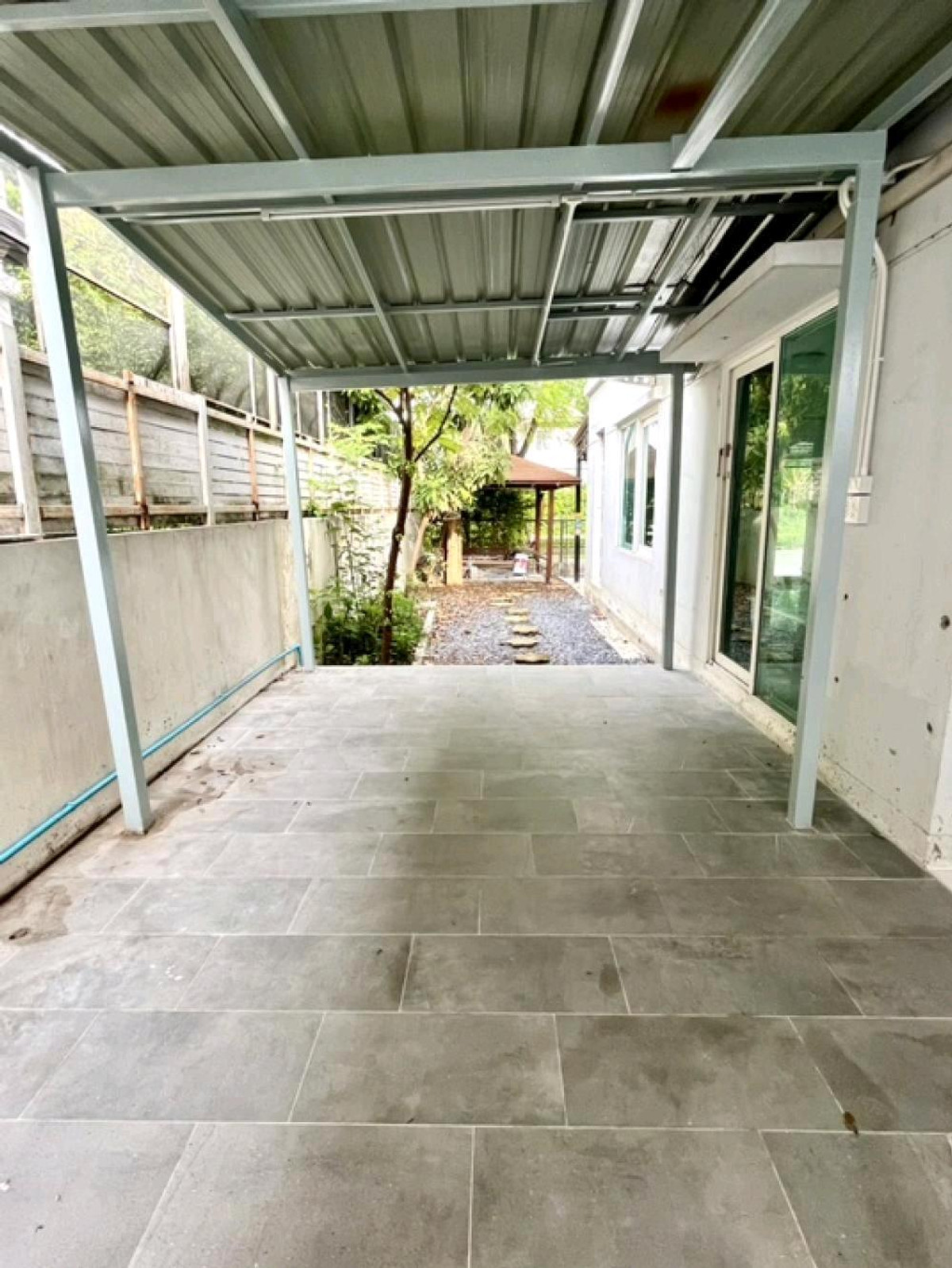 ให้เช่าบ้านนวมินทร์ รามอินทรา : 🦮🐾 Pet Friendly บ้านเดี่ยวทำเลศักยภาพ บรรยากาศสงบ เป็นส่วนตัว หลังบ้านโล่งไม่ชนใคร 🌿 ลมดี ร่มรื่น ใกล้สโมสรส่วนกลาง