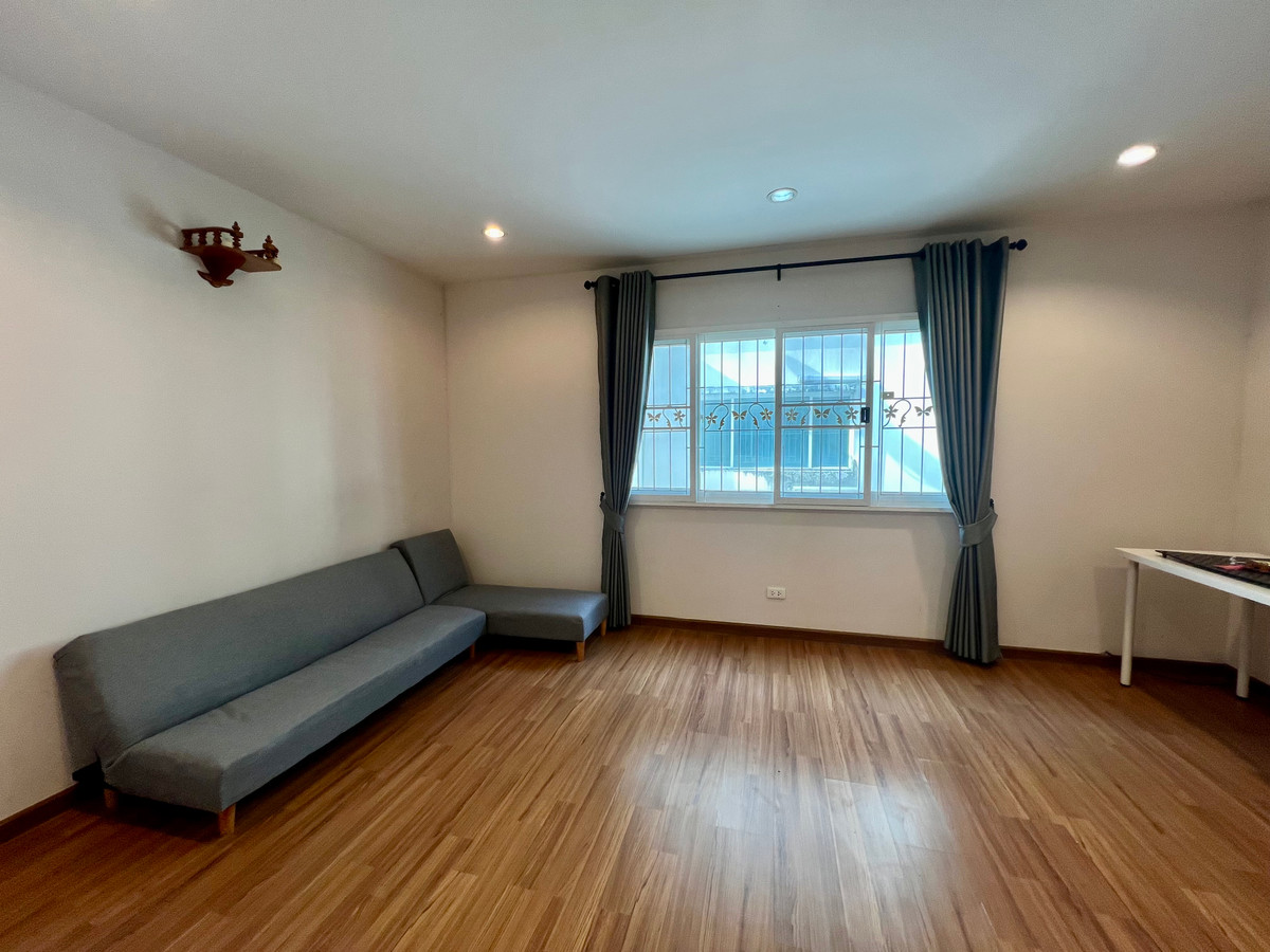 For RentTownhomePattanakan, Srinakarin : For Rent: 3-Storey Townhome at Villette City Pattanakarn 38 | Fully Furnished | South-Facing | Move-In Ready