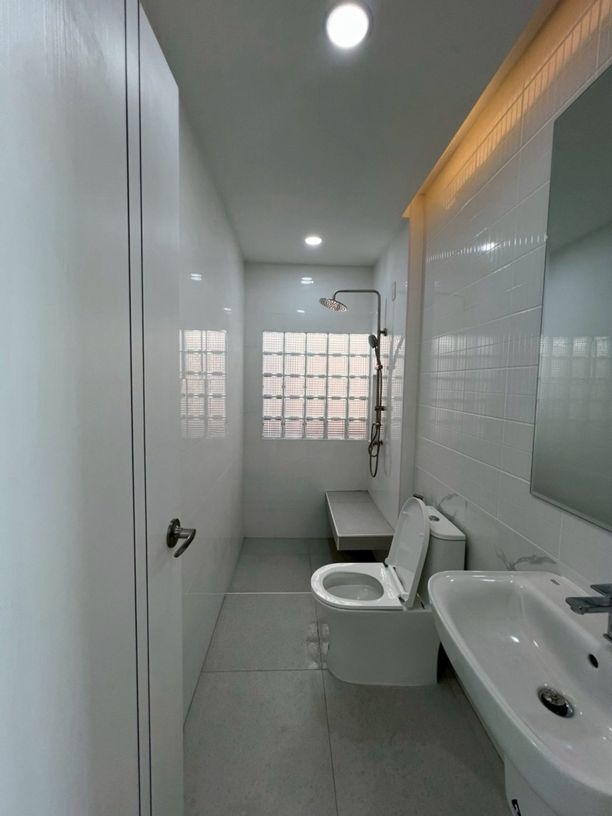 For SaleHouseKaset Nawamin,Ladplakao : Single house for sale, large area, city location, can enter and exit in many ways. Kaset-Nawamin location Soi Prasertmanukit 46