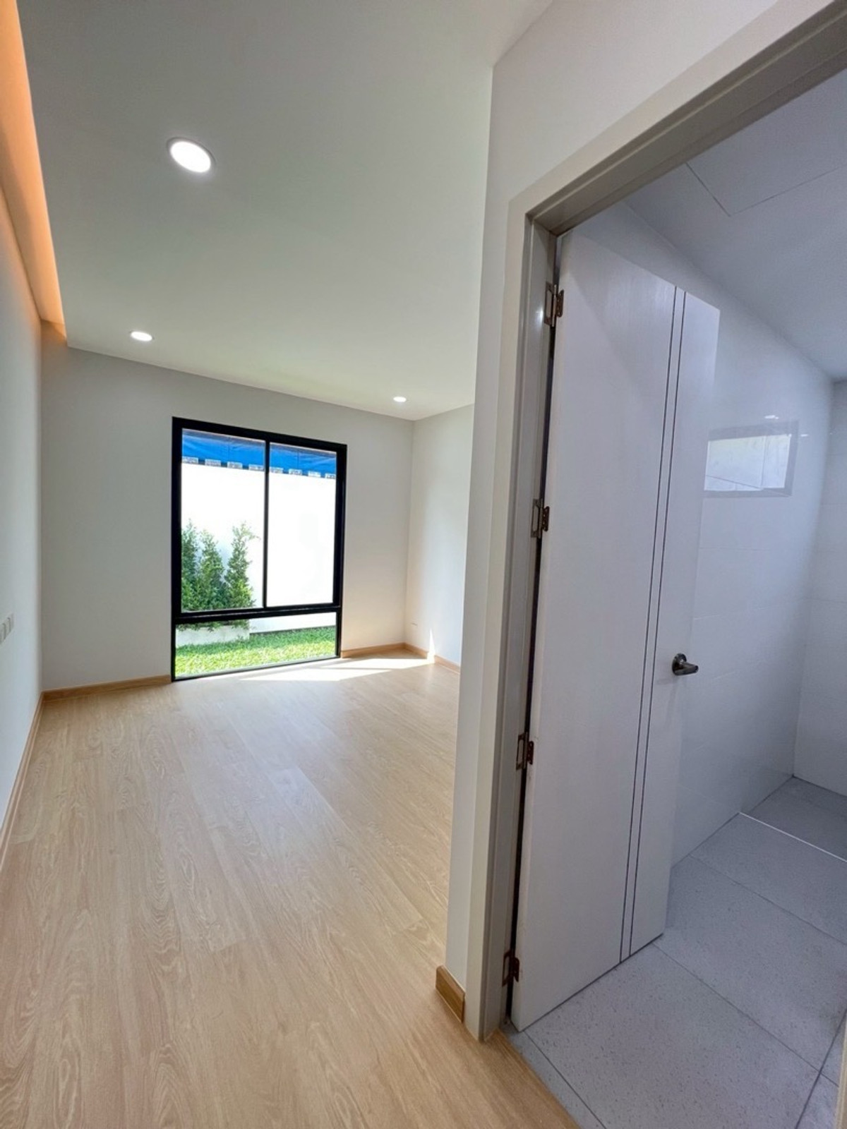 For SaleHouseKaset Nawamin,Ladplakao : Single house for sale, large area, city location, can enter and exit in many ways. Kaset-Nawamin location Soi Prasertmanukit 46