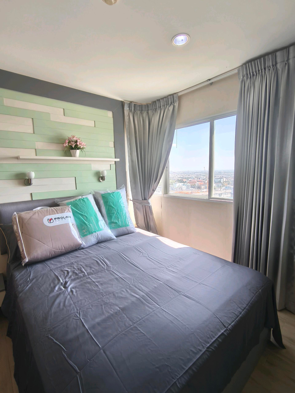 ให้เช่าคอนโดบางนา แบริ่ง ลาซาล : 📌ประกาศ หาผู้เช่า 💥FOR Rent Condo Lumpini Megacity Bangna
ให้เช่าคอนโด ลุมพินี เมกะซึ่ง บางนา

💢 Conner unit will hight floor 
💢 Good view  ... 
💢 Special type 


#คอนโดใกล้รถไฟฟ้า #เช่าคอนโด #apartmentforrent 
 #lumpinimegabangna  #คอนโดใกล้เมกะ 

