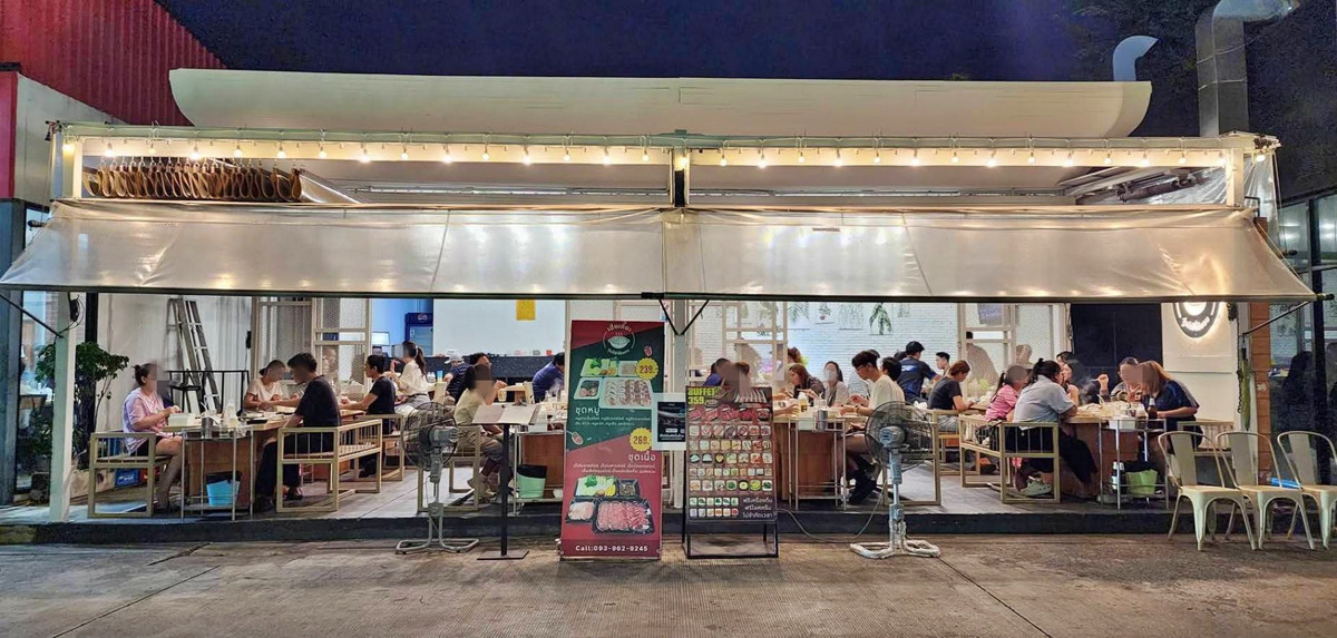For LeaseholdRetail SpaceOnnut, Udomsuk : Shop for sale in Udomsuk Walk Market, Bang Na Tai, very suitable for grilling, shabu, cafe, dessert shop, lots of people, cars passing by all the time.