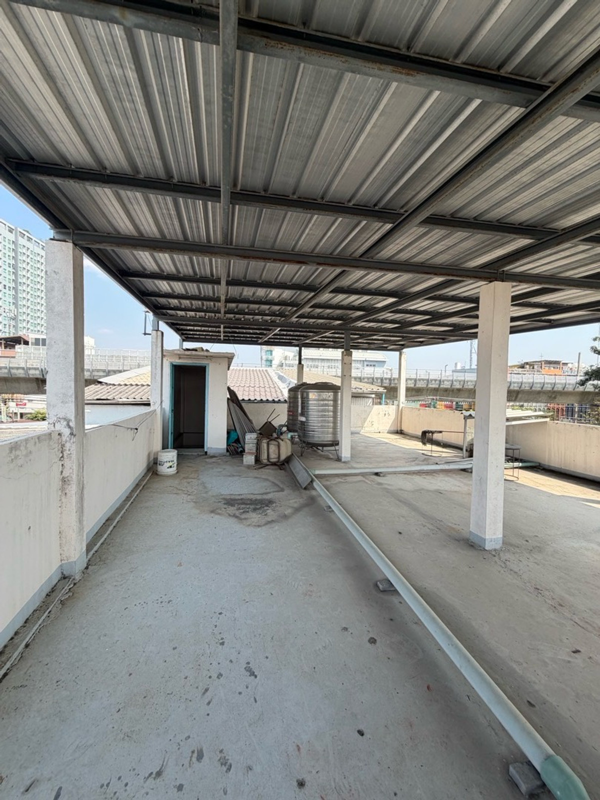 ขายปิ่นเกล้า จรัญสนิทวงศ์ : ขายหอพักปากซอยจรัญ23/1   ห้องเช่าจรัญ23 (บ้านคุณนิยม) 
76 เมตร ปากซอยจรัญฯ