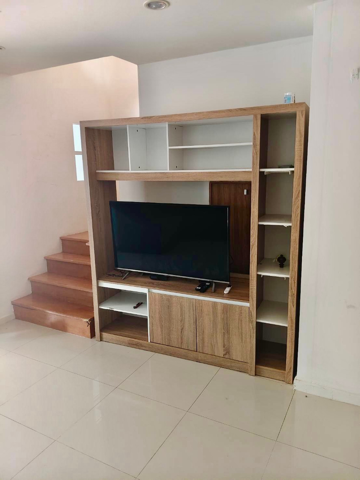 ให้เช่าทาวน์โฮมพัฒนาการ ศรีนครินทร์ : ให้เช่าทาวน์โฮม 3 ชั้น พาทิโอ พัฒนาการ | เฟอร์นิเจอร์ครบ พร้อมเข้าอยู่ | เลี้ยงสัตว์ได้