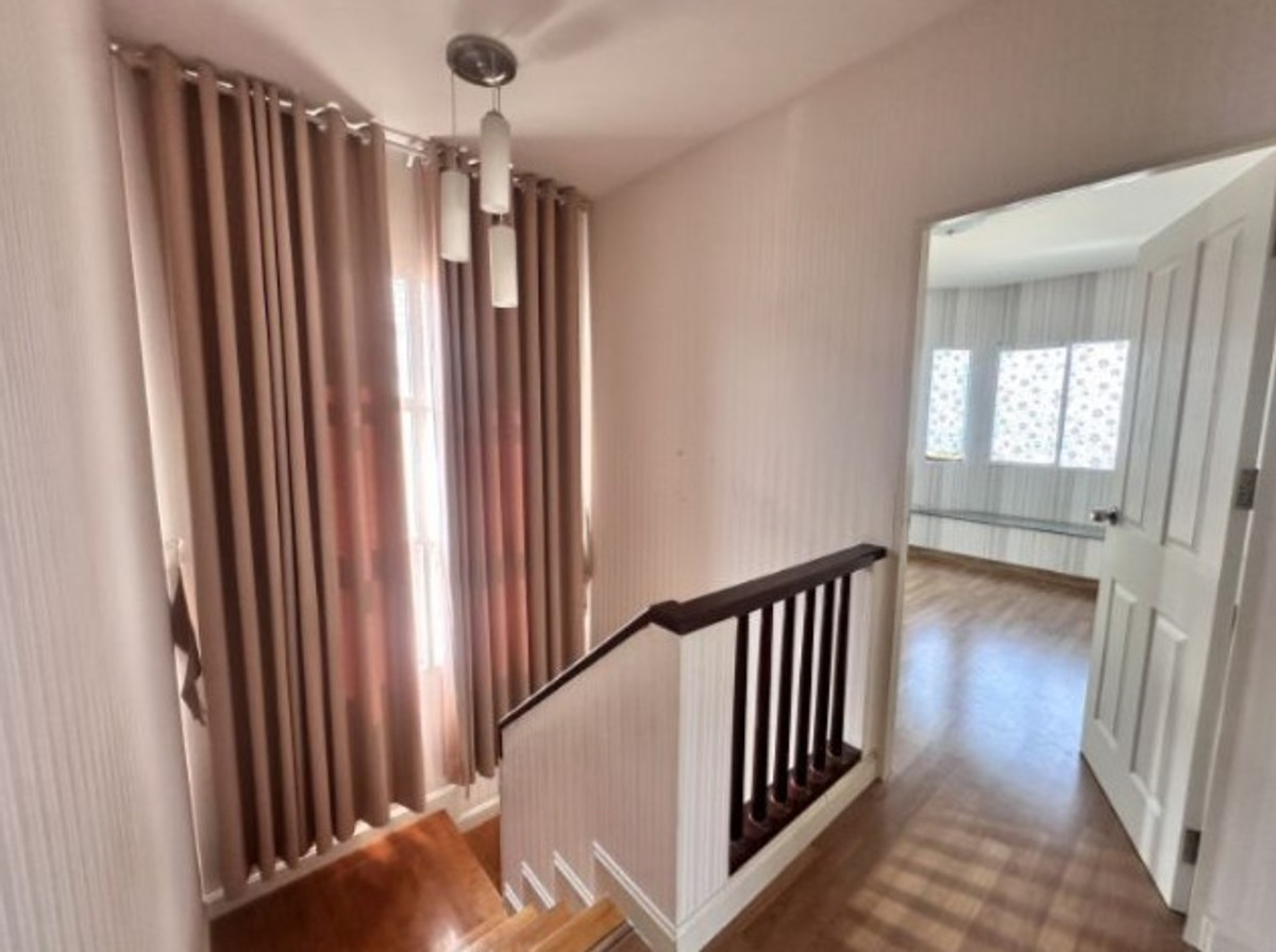 ให้เช่าบ้านปทุมธานี รังสิต ธรรมศาสตร์ : บ้าน 2ชั้น ติดสนามกอล์ฟ ฟลอร่าวิลล์ จอดรถได้2คัน 3ห้องนอน 3ห้องน้ำ แอร์3ตัว