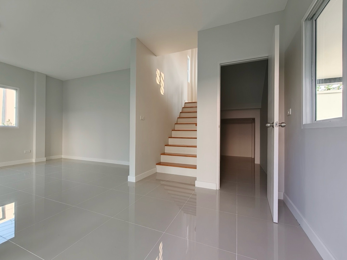 ขายบ้านพระราม 5 ราชพฤกษ์ บางกรวย : บ้านเดี่ยว คาซ่าพรีเมียม ราชพฤกษ์-พระราม 5 (QHouse)  ใกล้เช็ลทรัลเวสต์เกต รถไฟฟ้าสถานีบางพลู หลังมุม