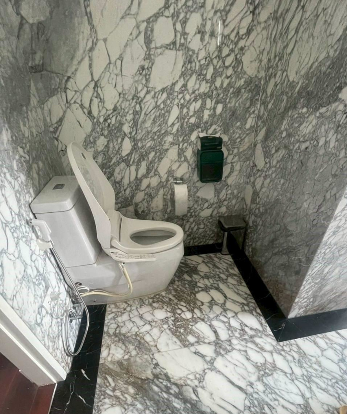 ให้เช่าคอนโดพระราม 9 เพชรบุรีตัดใหม่ RCA : LTH14580 – Penthouse for Rent | Q Asoke | 274.74 sqm | 5 Beds 6 Baths | Near MRT Phetchaburi | 230K/Month | เพนท์เฮ้าส์ให้เช่า คิว อโศก