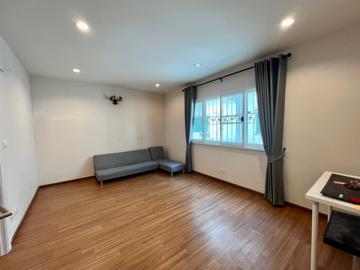 For RentTownhomePattanakan, Srinakarin : For Rent: 3-Storey Townhome at Villette City Pattanakarn 38 | Fully Furnished | South-Facing | Move-In Ready