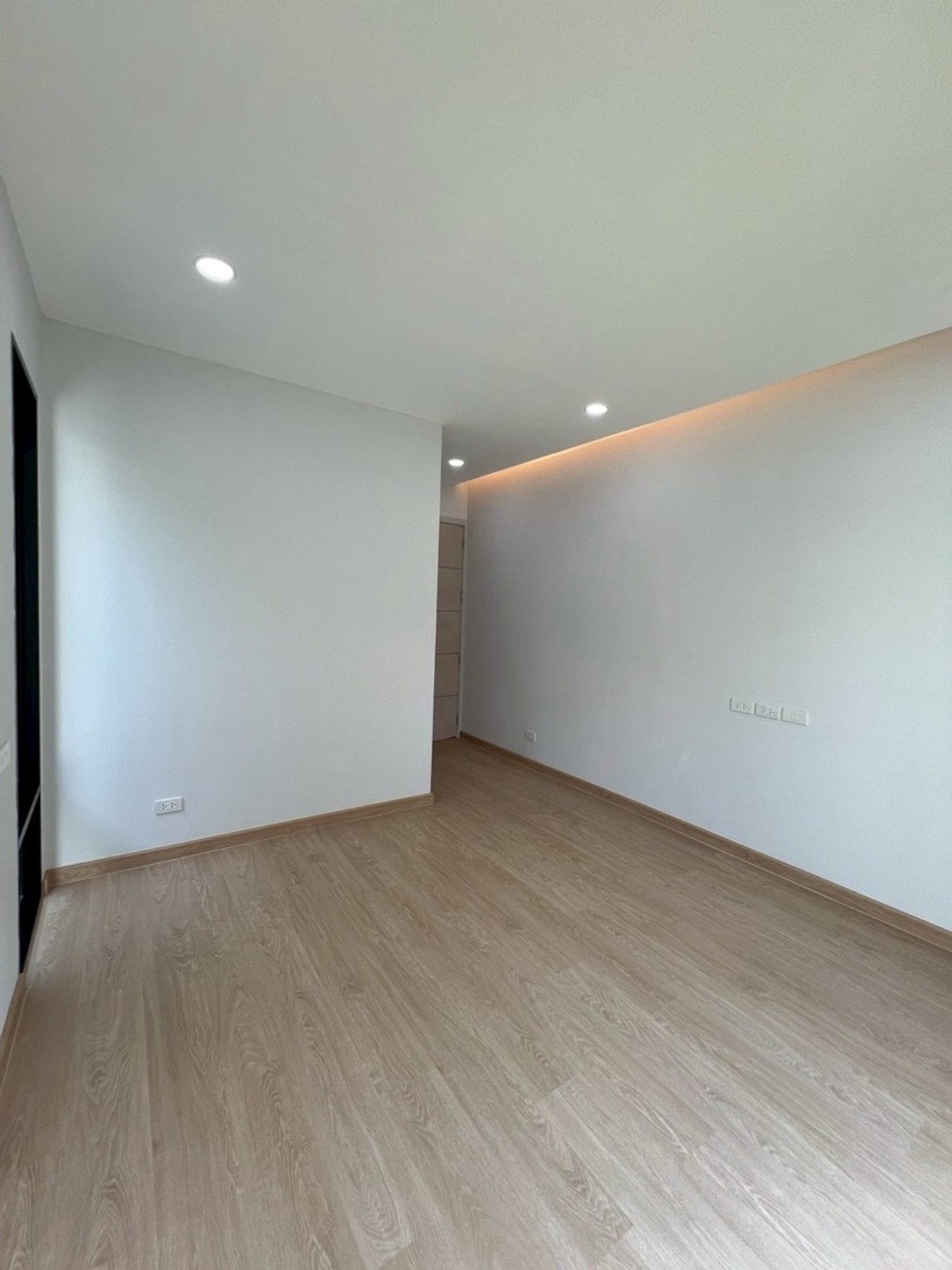 For SaleHouseKaset Nawamin,Ladplakao : Single house for sale, large area, city location, can enter and exit in many ways. Kaset-Nawamin location Soi Prasertmanukit 46