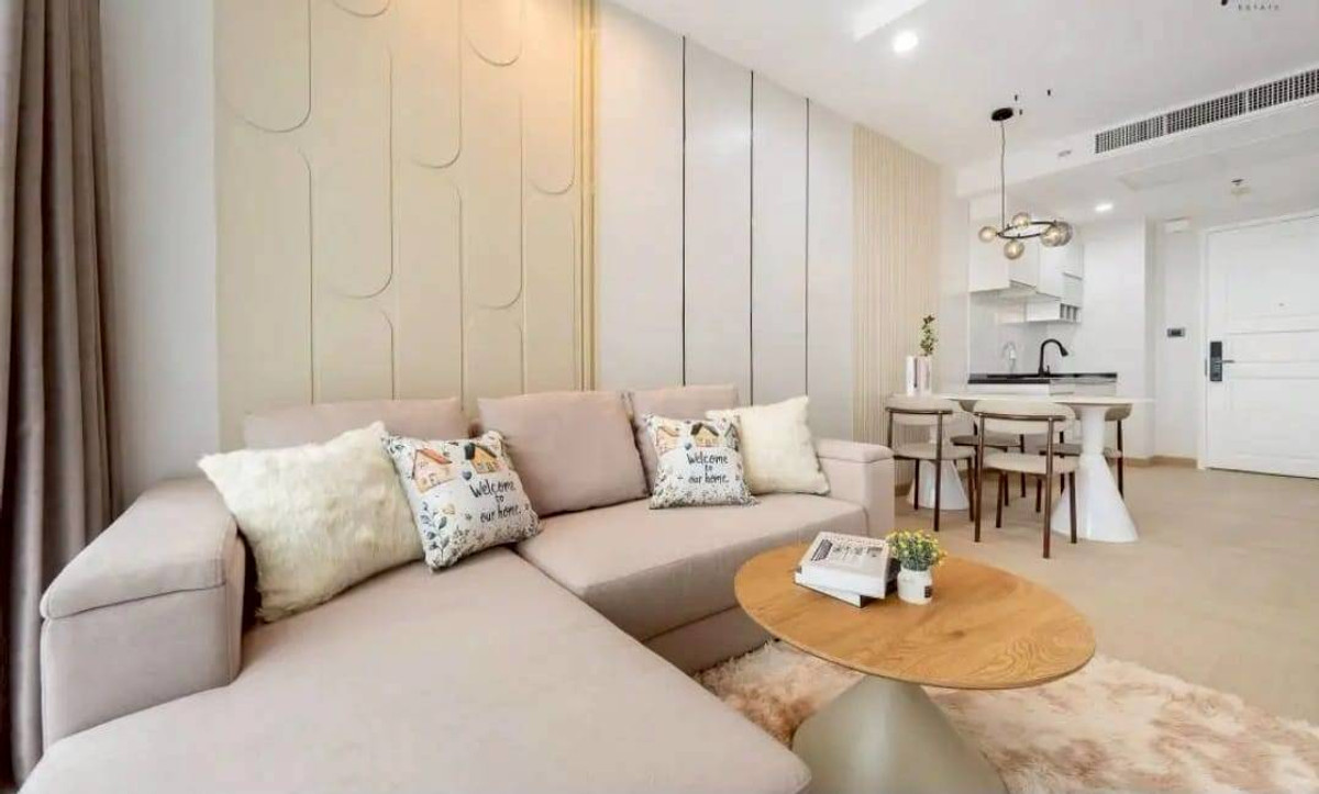 For SaleCondoRama9, Petchburi, RCA : Beautiful, angel-condition room! 🏠✨ Spacious living hall 🛋️, comfortable to live in every day 🌤️ Just bring your suitcase and move right in! 🧳✨