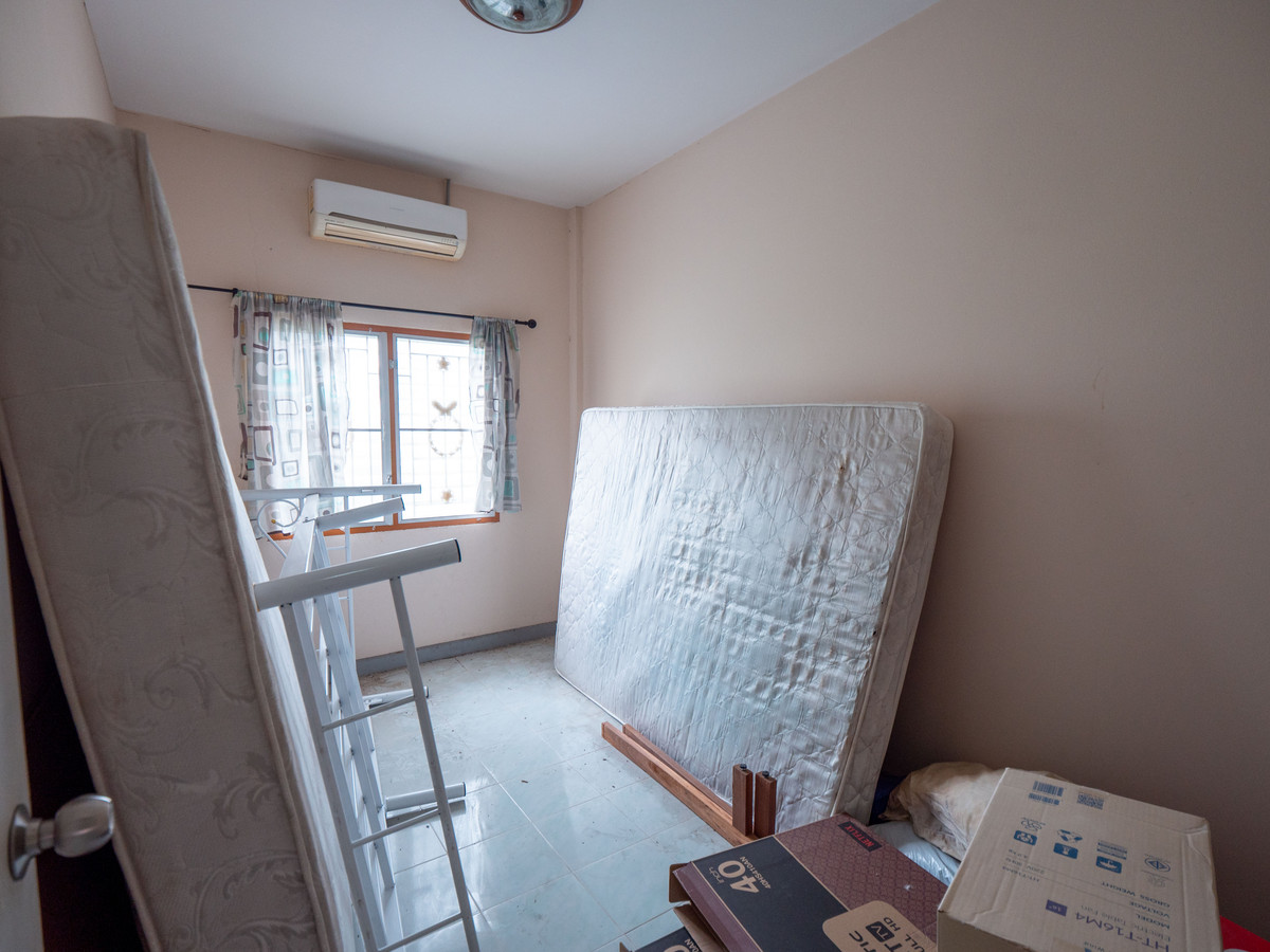 ขายทาวน์โฮมระยอง : #ขายทาว์นเฮาส์ #เมืองระยอง 26 ตรว. 3 นอน 2 น้ำ 2 จอด #ขายถูก 1.89 ล้าน สภาพพร้อมอยู่ ที่ตั้งตำบลทับมา ใกล้ถนนสุขุมวิท ติดถนนนครระยอง3 ซอยแหลมหิน-หนองมะหาด