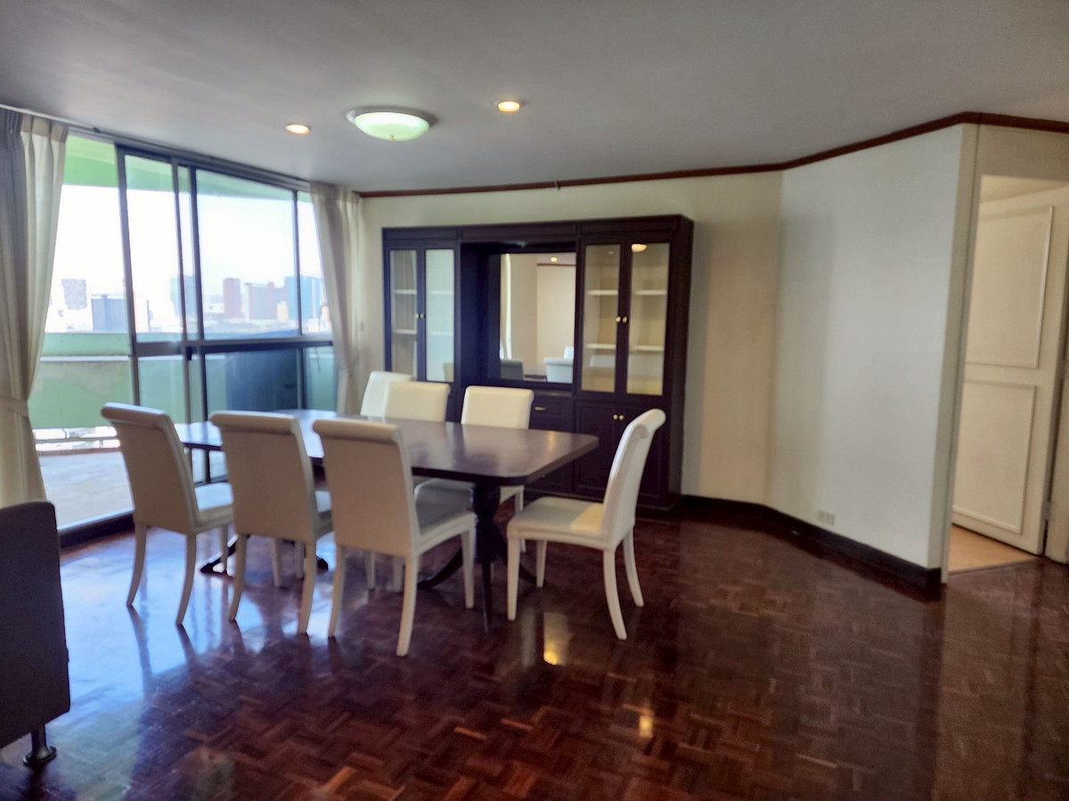 ให้เช่าคอนโดสุขุมวิท อโศก ทองหล่อ : ให้เช่าคอนโด Tai Ping Towers 4 ห้องนอน 252 ตร.ม. ย่านเอกมัย ใกล้BTS เอกมัย-ทองหล่อ