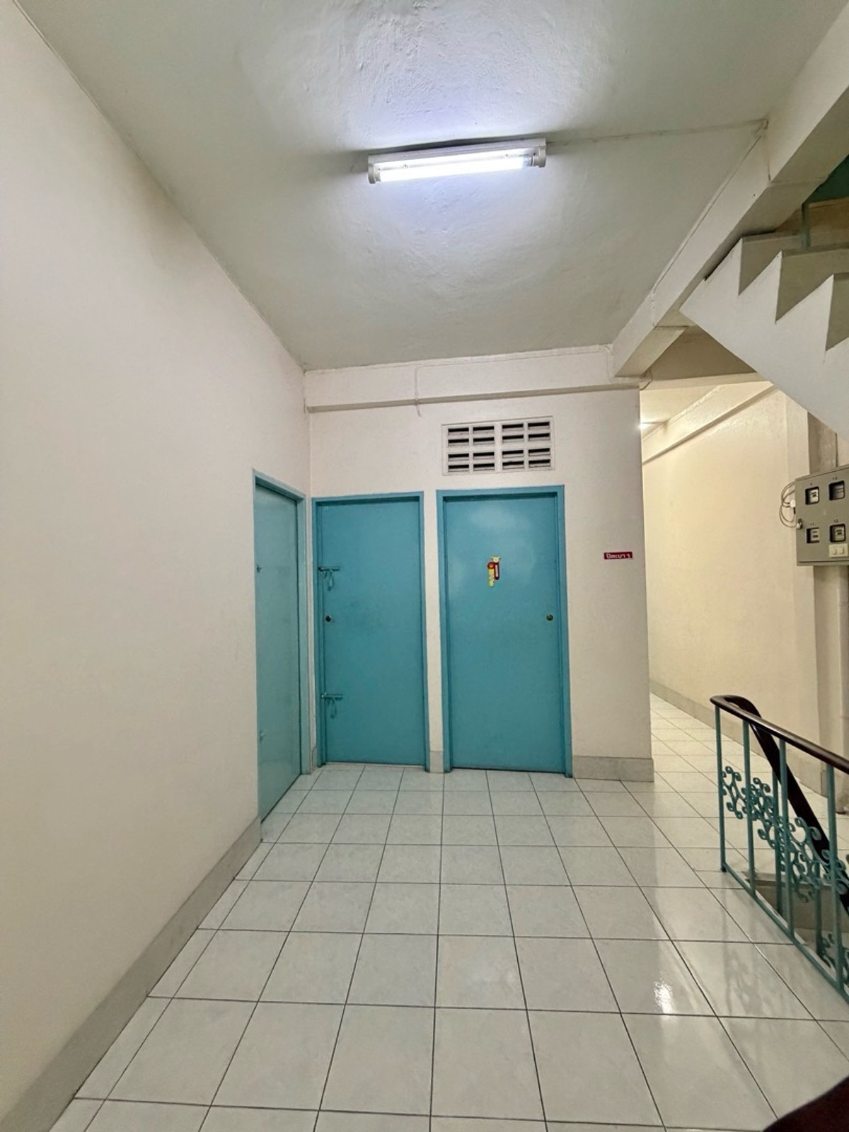 ขายปิ่นเกล้า จรัญสนิทวงศ์ : ขายหอพักปากซอยจรัญ23/1   ห้องเช่าจรัญ23 (บ้านคุณนิยม) 
76 เมตร ปากซอยจรัญฯ