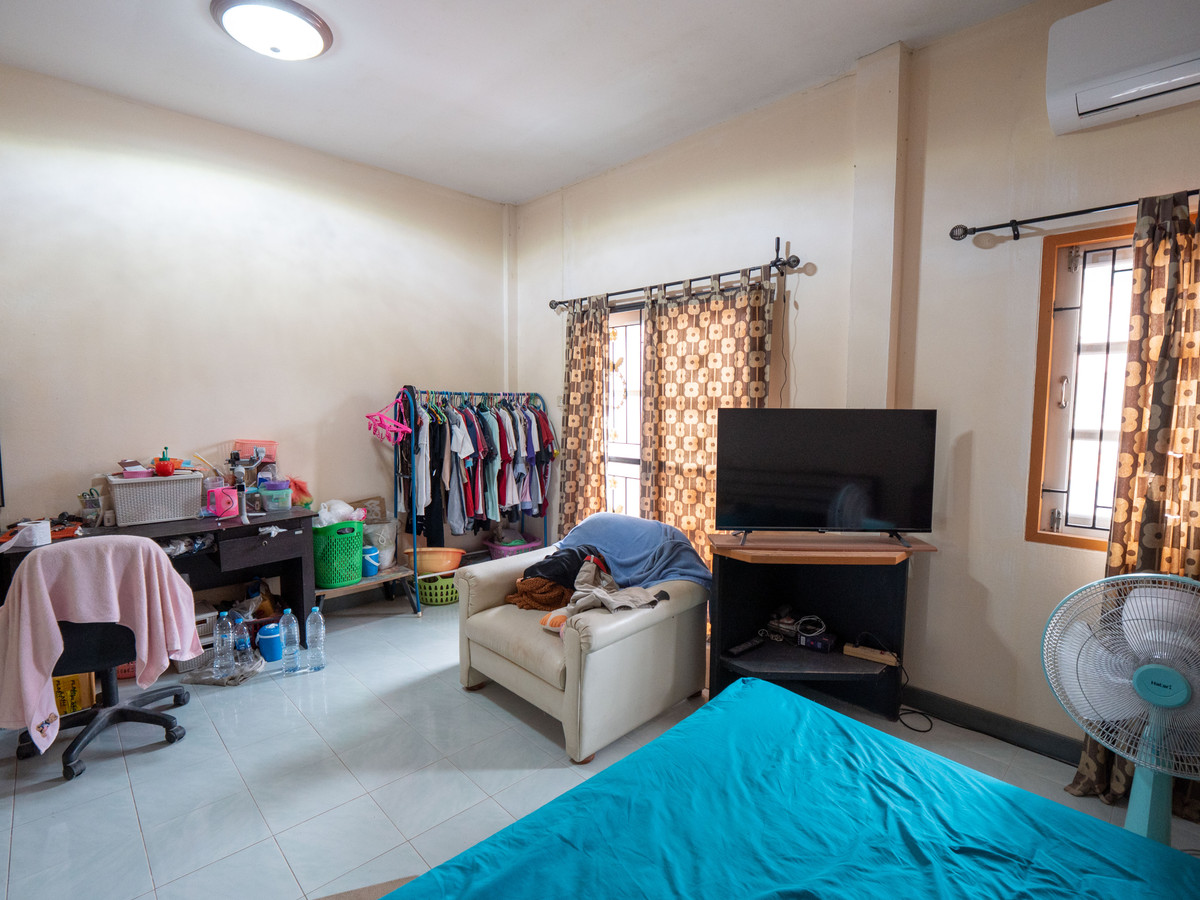 ขายทาวน์โฮมระยอง : #ขายทาว์นเฮาส์ #เมืองระยอง 26 ตรว. 3 นอน 2 น้ำ 2 จอด #ขายถูก 1.89 ล้าน สภาพพร้อมอยู่ ที่ตั้งตำบลทับมา ใกล้ถนนสุขุมวิท ติดถนนนครระยอง3 ซอยแหลมหิน-หนองมะหาด