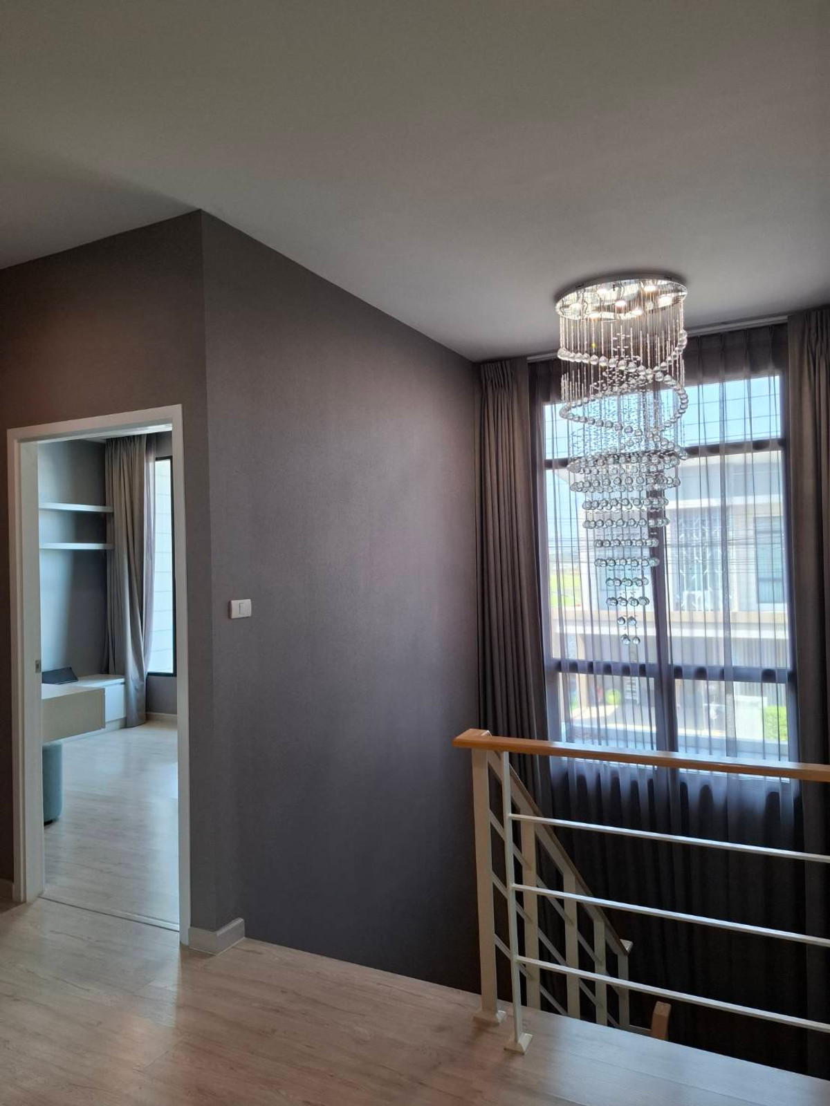 ขายบ้านปทุมธานี รังสิต ธรรมศาสตร์ : บ้านเดี่ยวคุ้มค่าเกินราคา หลังมุม ตกแต่งพร้อมอยู่  ติดถนนเลียบมอเตอร์เวย์ และ BTS ลำลูกกา(ในอนาคต) เดินทางง่ายสะดวกในทุกๆ วัน ที่ อีโค เฮ้าส์ วงแหวน-ลำลูกกา