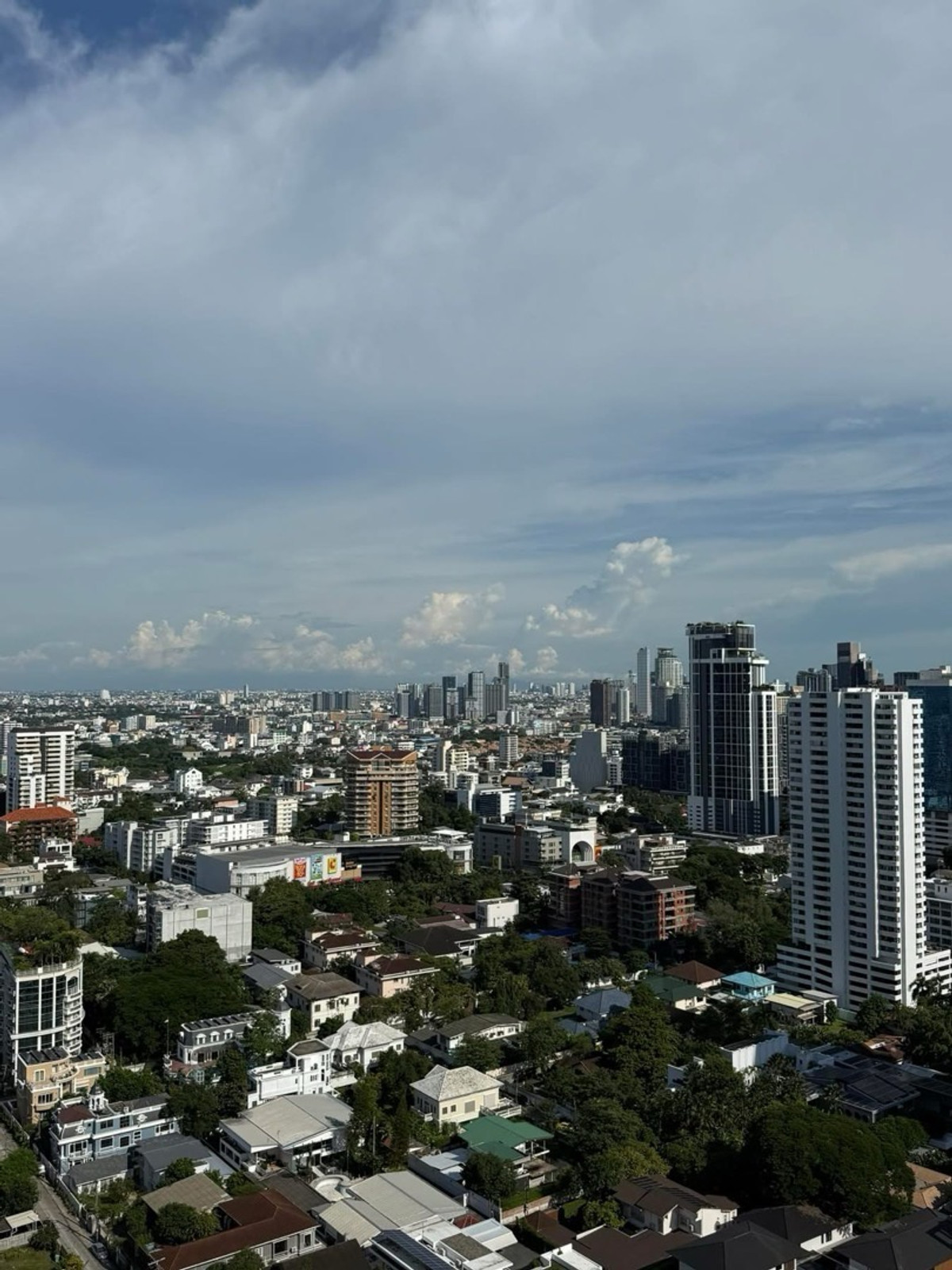 ให้เช่าคอนโดคลองเตย กล้วยน้ำไท : .