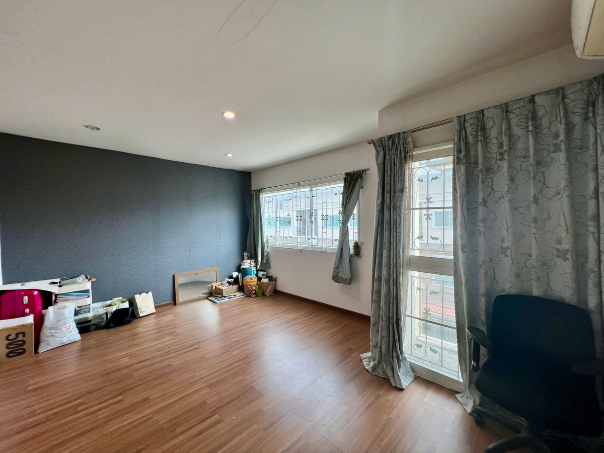 For SaleTownhomePattanakan, Srinakarin : For Sale: 3-Storey Townhome at Villette City Pattanakarn | South-Facing | Prime Location with Easy Access