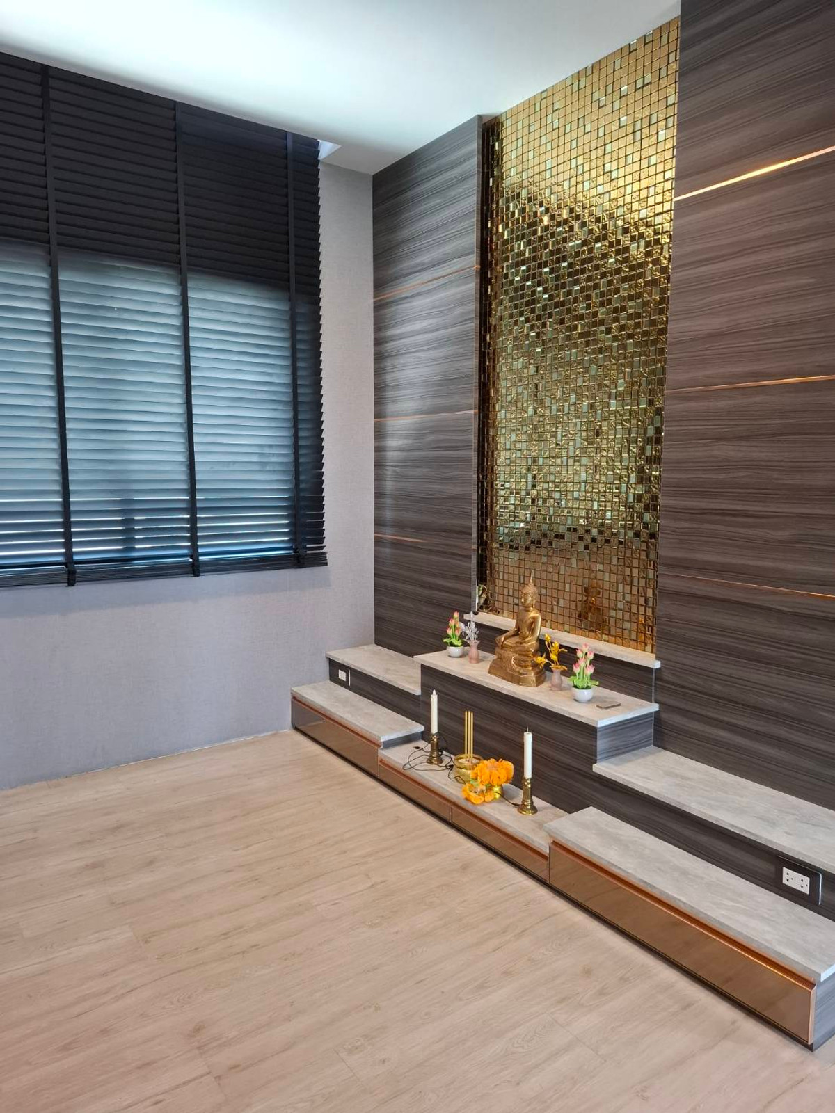 ขายบ้านปทุมธานี รังสิต ธรรมศาสตร์ : บ้านเดี่ยวคุ้มค่าเกินราคา หลังมุม ตกแต่งพร้อมอยู่  ติดถนนเลียบมอเตอร์เวย์ และ BTS ลำลูกกา(ในอนาคต) เดินทางง่ายสะดวกในทุกๆ วัน ที่ อีโค เฮ้าส์ วงแหวน-ลำลูกกา