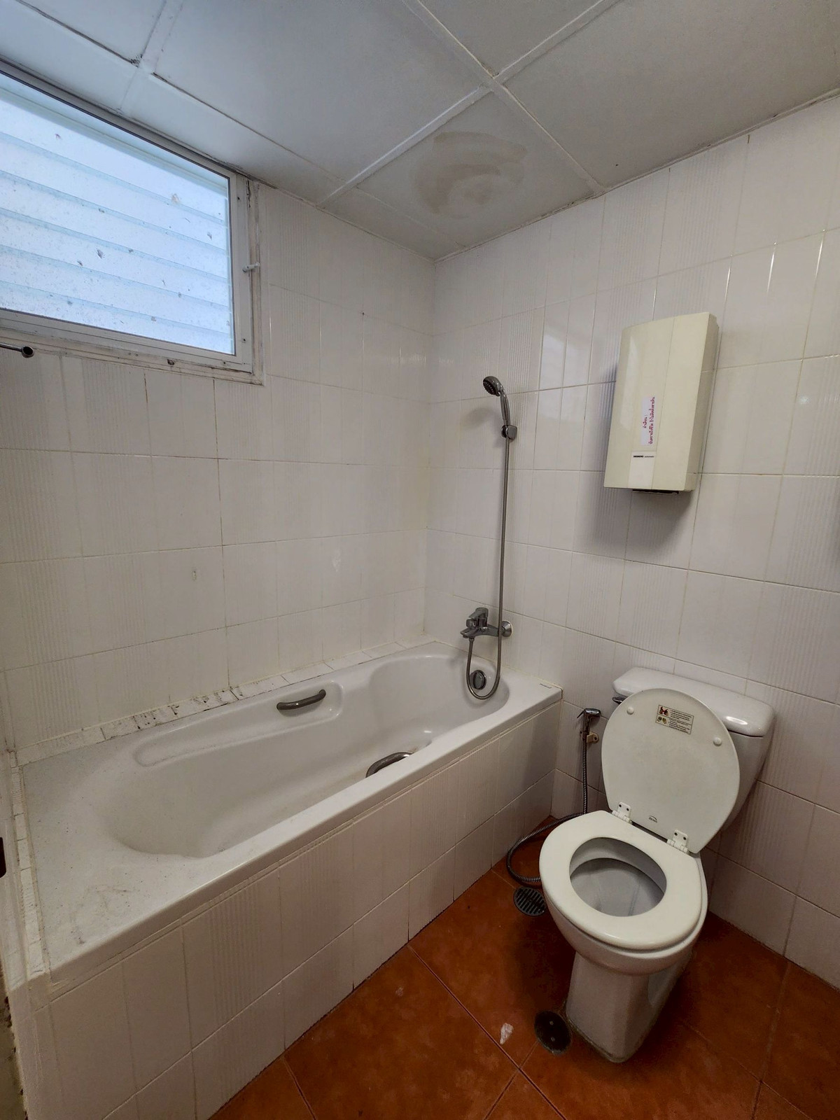 ให้เช่าคอนโดสุขุมวิท อโศก ทองหล่อ : ให้เช่าคอนโด Tai Ping Towers 4 ห้องนอน 252 ตร.ม. ย่านเอกมัย ใกล้BTS เอกมัย-ทองหล่อ