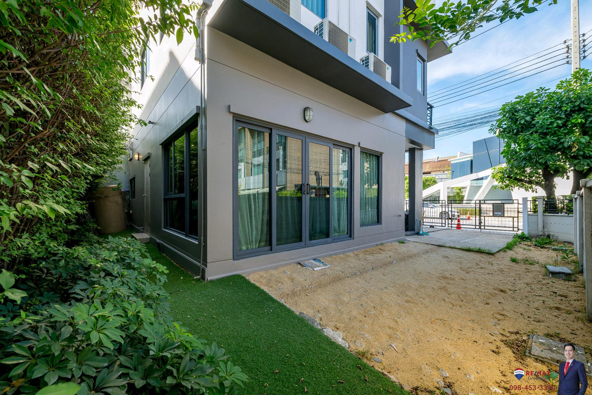 ขายราษฎร์บูรณะ สุขสวัสดิ์ : (มาใหม่!) [ขาย : บ้านตัวอย่าง 😍] บ้านกลางเมือง สาทร-สุขสวัสดิ์ 
42.2 ตร.วา 218 ตร.ม. 4 ห้องนอน 4 ห้องน้ำ + 1 ห้องทำงาน 3-4 ที่จอดรถ