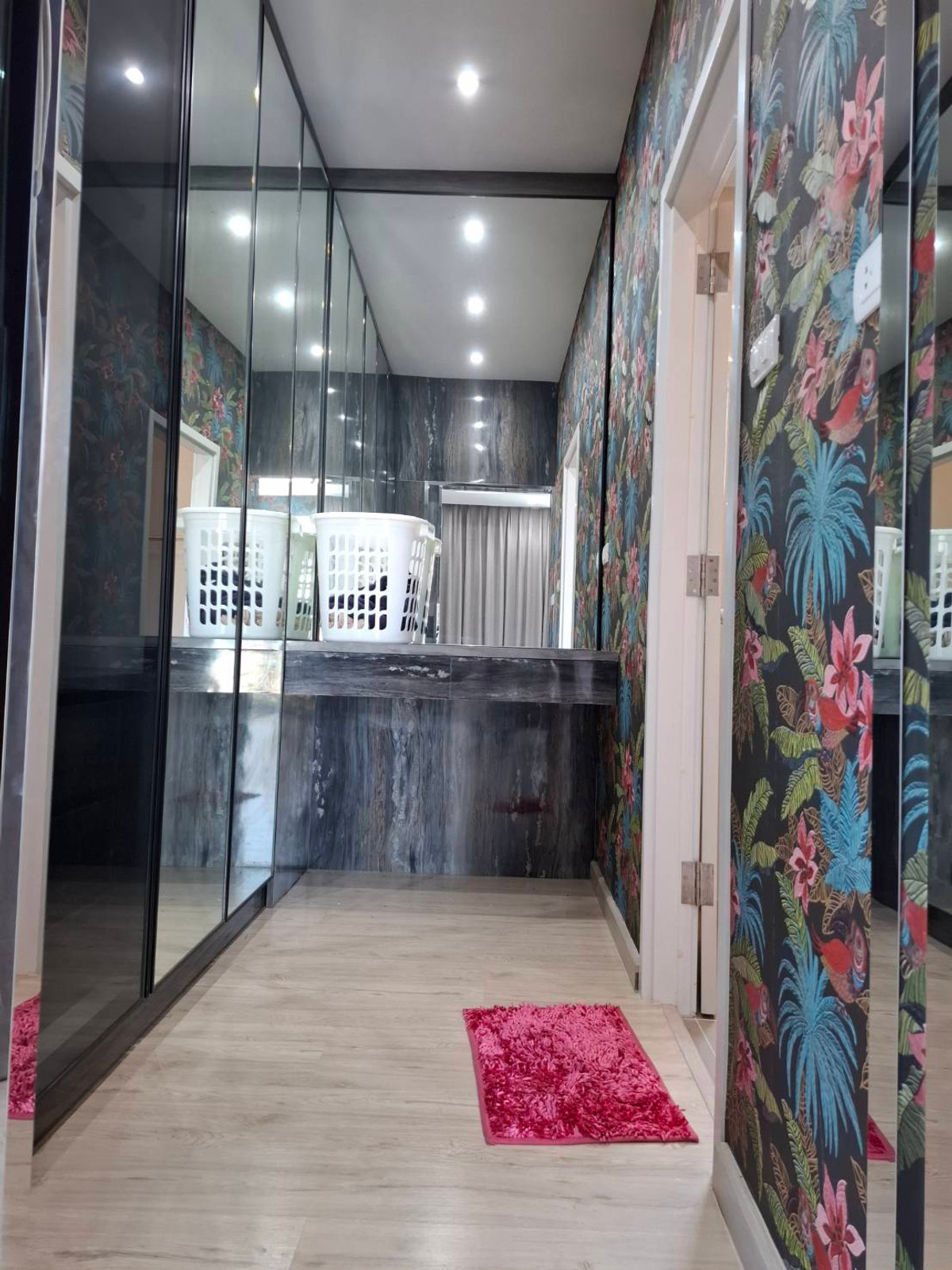 ขายบ้านปทุมธานี รังสิต ธรรมศาสตร์ : บ้านเดี่ยวคุ้มค่าเกินราคา หลังมุม ตกแต่งพร้อมอยู่  ติดถนนเลียบมอเตอร์เวย์ และ BTS ลำลูกกา(ในอนาคต) เดินทางง่ายสะดวกในทุกๆ วัน ที่ อีโค เฮ้าส์ วงแหวน-ลำลูกกา