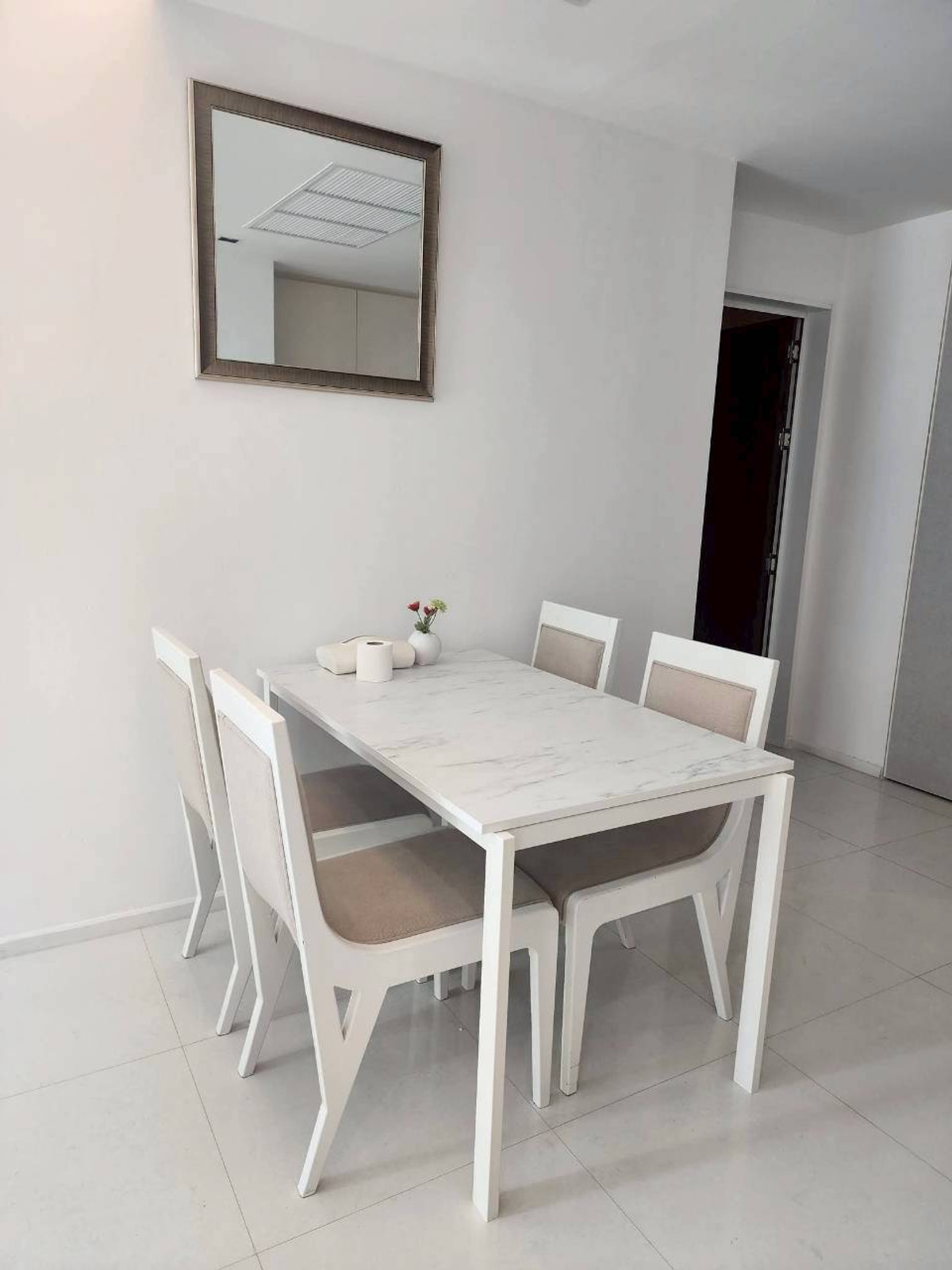 For RentCondoSathorn, Narathiwat : ✅ BKST111 ✅ Line : @p2nproperty