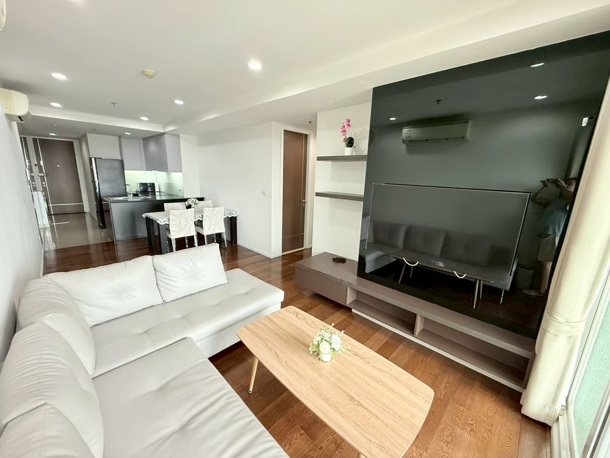 For RentCondoNana, North Nana,Sukhumvit13, Soi Nana : Condo for rent 15 Sukhumvit Residences, fully furnished condo, ready to move in, close to BTS Nana and Asoke, convenient travel!!