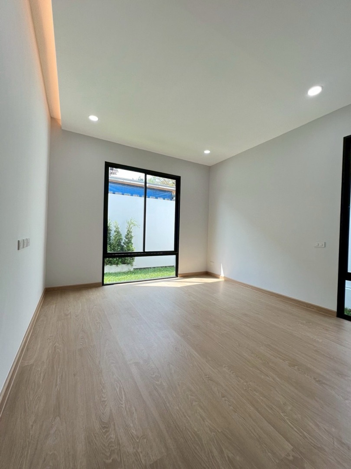 For SaleHouseKaset Nawamin,Ladplakao : Single house for sale, large area, city location, can enter and exit in many ways. Kaset-Nawamin location Soi Prasertmanukit 46