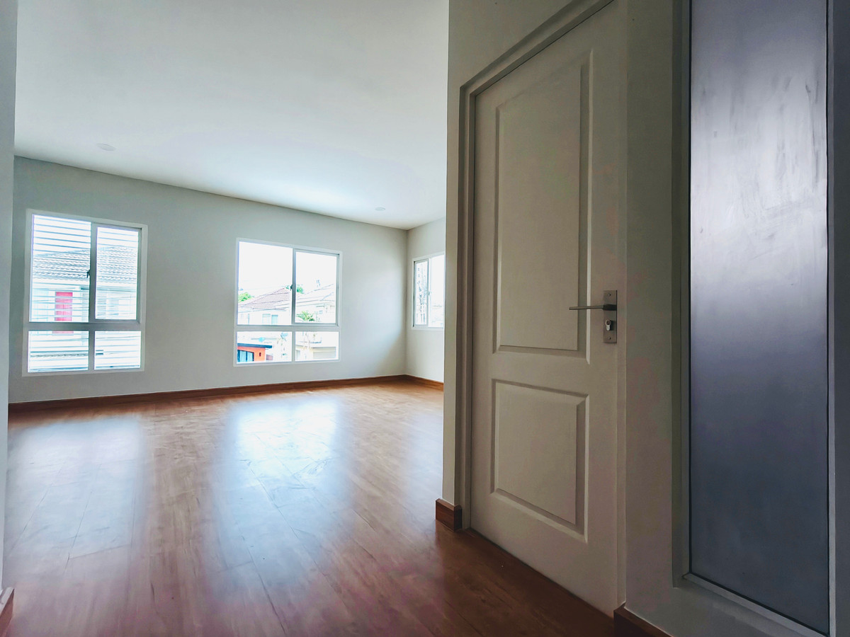 ขายบ้านนวมินทร์ รามอินทรา : ขายบ้านเดี่ยว รีโนเวทใหม่ทั้งหลังเหมือนได้บ้านใหม่ ทำเลถนนสุขาภิบาล 5 ซอย 55  ใกล้ตลาดวงศกรณ์  ตลาดออเงิน สายไหม