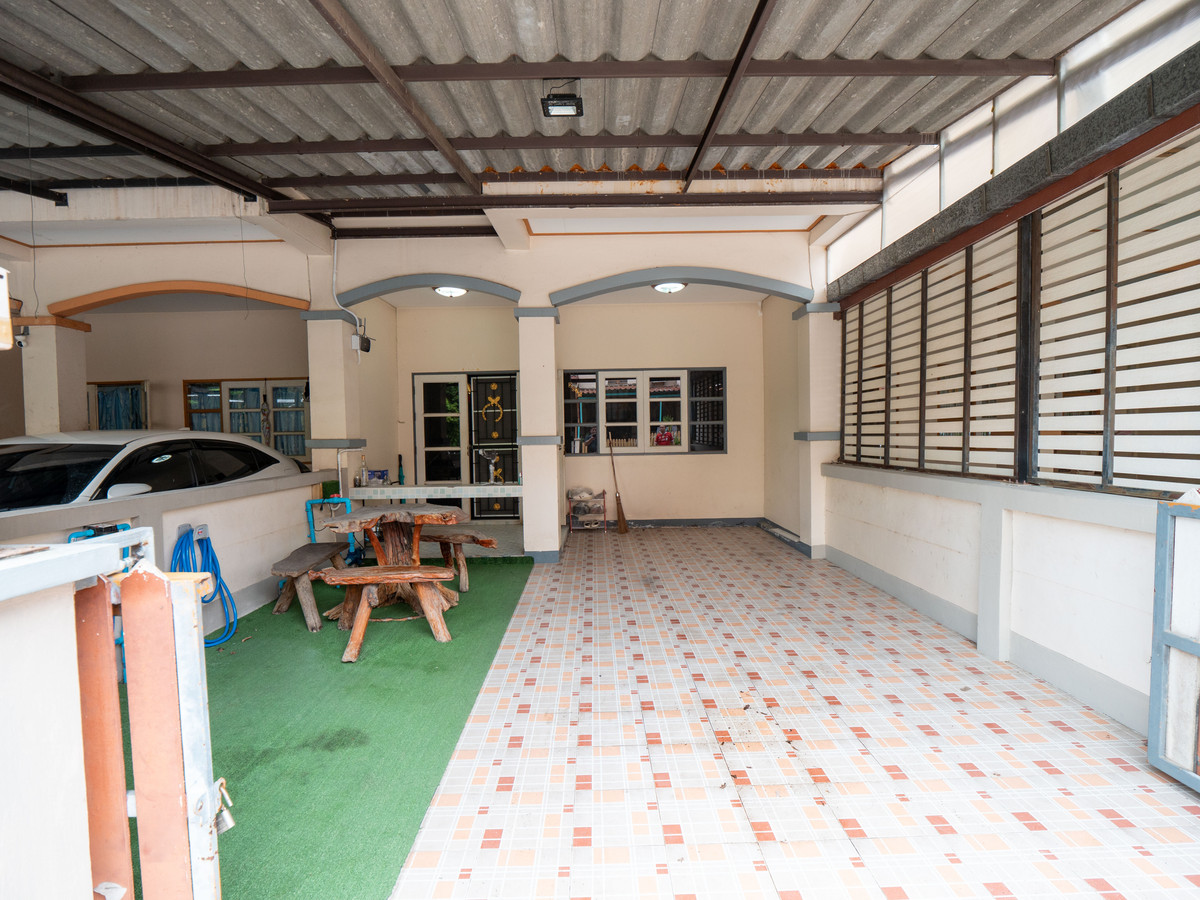 ขายทาวน์โฮมระยอง : #ขายทาว์นเฮาส์ #เมืองระยอง 26 ตรว. 3 นอน 2 น้ำ 2 จอด #ขายถูก 1.89 ล้าน สภาพพร้อมอยู่ ที่ตั้งตำบลทับมา ใกล้ถนนสุขุมวิท ติดถนนนครระยอง3 ซอยแหลมหิน-หนองมะหาด