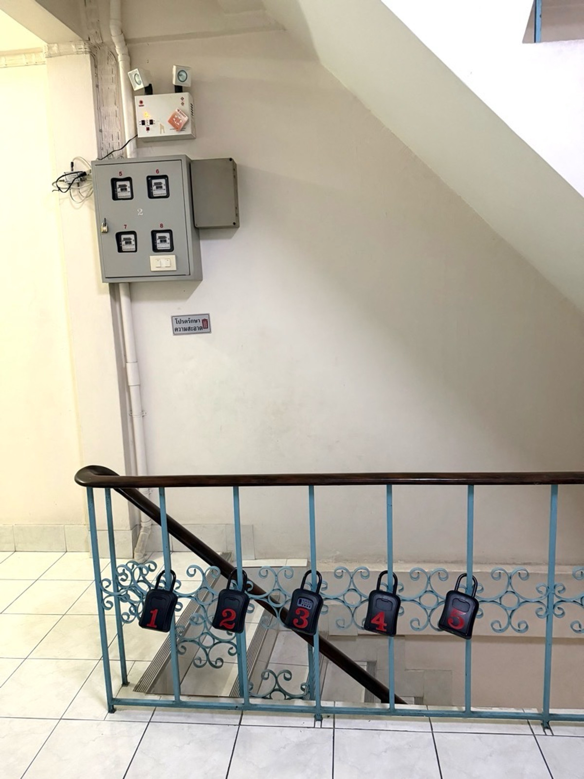 ขายปิ่นเกล้า จรัญสนิทวงศ์ : ขายหอพักปากซอยจรัญ23/1   ห้องเช่าจรัญ23 (บ้านคุณนิยม) 
76 เมตร ปากซอยจรัญฯ