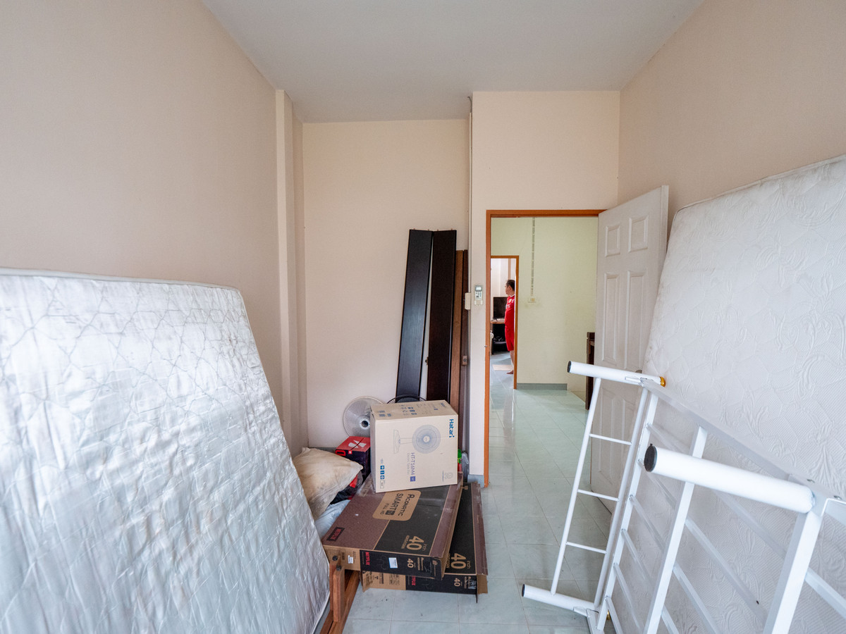 ขายทาวน์โฮมระยอง : #ขายทาว์นเฮาส์ #เมืองระยอง 26 ตรว. 3 นอน 2 น้ำ 2 จอด #ขายถูก 1.89 ล้าน สภาพพร้อมอยู่ ที่ตั้งตำบลทับมา ใกล้ถนนสุขุมวิท ติดถนนนครระยอง3 ซอยแหลมหิน-หนองมะหาด