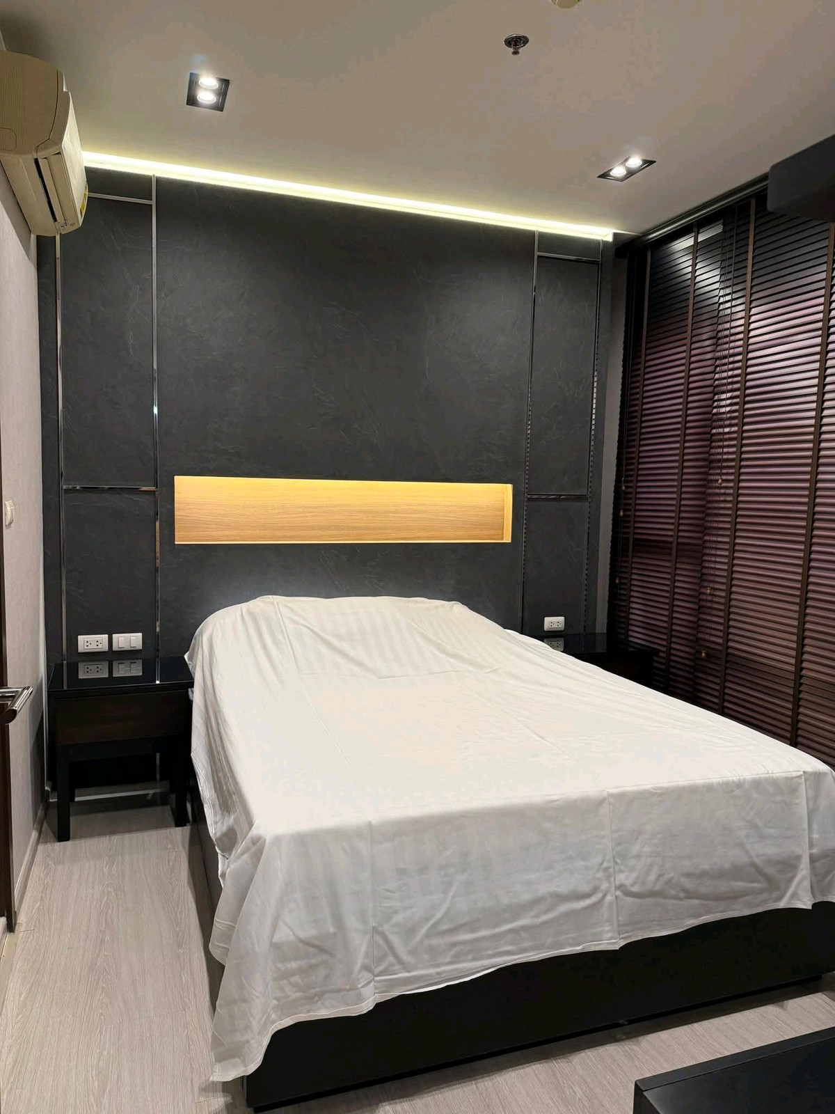 ให้เช่าคอนโดพระราม 9 เพชรบุรีตัดใหม่ RCA : ห้องใหม่ ให้เช่า Rhythm asoke 1 มี ห้อง walk in closet 