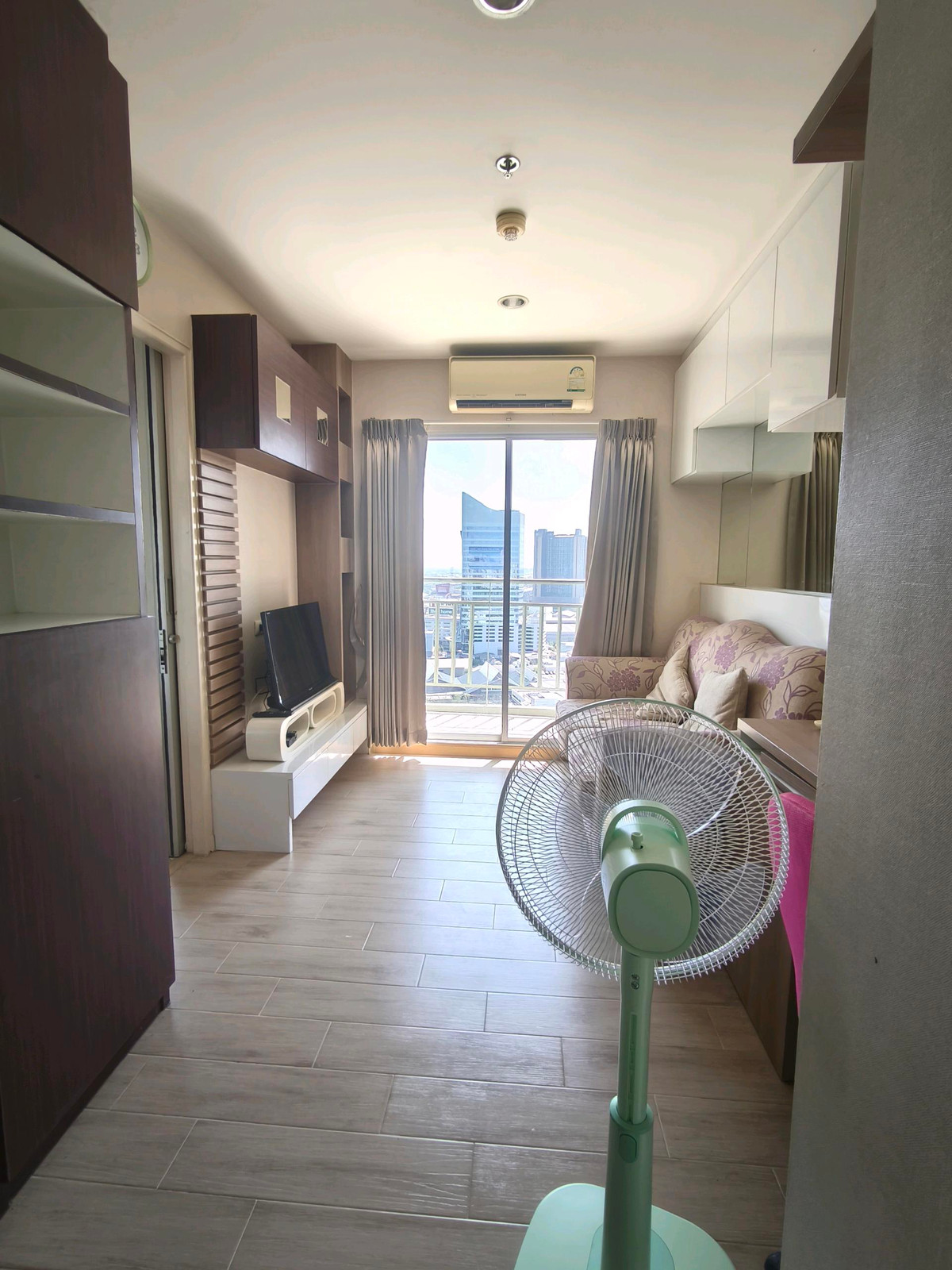 ให้เช่าคอนโดบางนา แบริ่ง ลาซาล : 📌ประกาศ หาผู้เช่า 💥FOR Rent Condo Lumpini Megacity Bangna
ให้เช่าคอนโด ลุมพินี เมกะซึ่ง บางนา

💢 Conner unit will hight floor 
💢 Good view  ... 
💢 Special type 


#คอนโดใกล้รถไฟฟ้า #เช่าคอนโด #apartmentforrent 
 #lumpinimegabangna  #คอนโดใกล้เมกะ 

