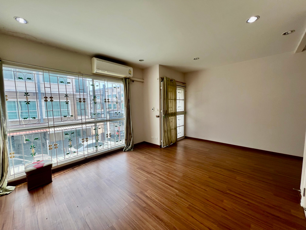 For SaleTownhomePattanakan, Srinakarin : For Sale: 3-Storey Townhome at Villette City Pattanakarn | South-Facing | Prime Location with Easy Access