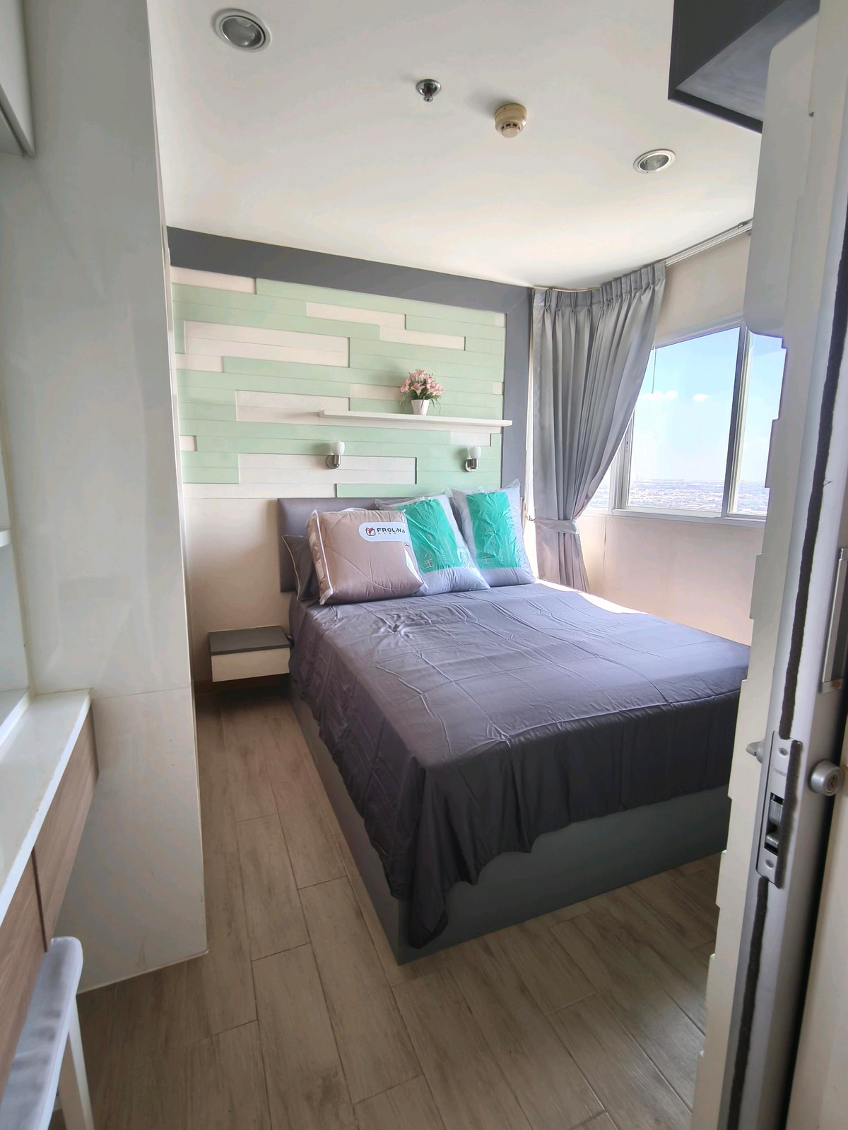 ให้เช่าคอนโดบางนา แบริ่ง ลาซาล : 📌ประกาศ หาผู้เช่า 💥FOR Rent Condo Lumpini Megacity Bangna
ให้เช่าคอนโด ลุมพินี เมกะซึ่ง บางนา

💢 Conner unit will hight floor 
💢 Good view  ... 
💢 Special type 


#คอนโดใกล้รถไฟฟ้า #เช่าคอนโด #apartmentforrent 
 #lumpinimegabangna  #คอนโดใกล้เมกะ 

