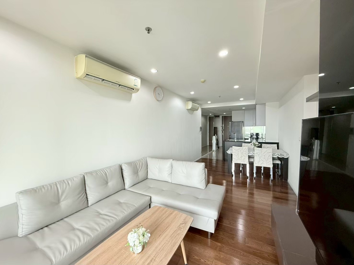For RentCondoNana, North Nana,Sukhumvit13, Soi Nana : Condo for rent 15 Sukhumvit Residences, fully furnished condo, ready to move in, close to BTS Nana and Asoke, convenient travel!!