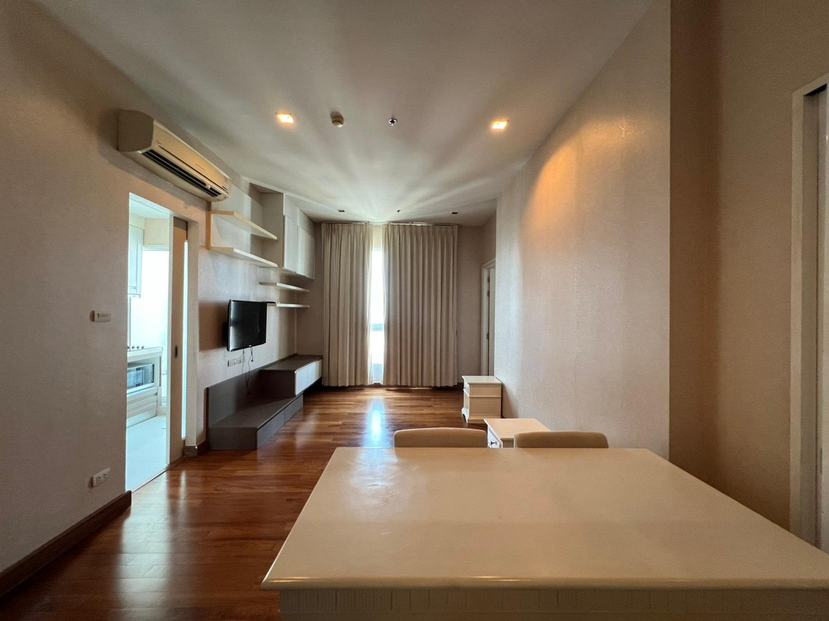 For RentCondoSathorn, Narathiwat : High Floor , White Room Ivy Sathon ( Soi10 ) 2bed2bath 69 Sqm Fullyfurnish ,Welcome Foreign 40,000-