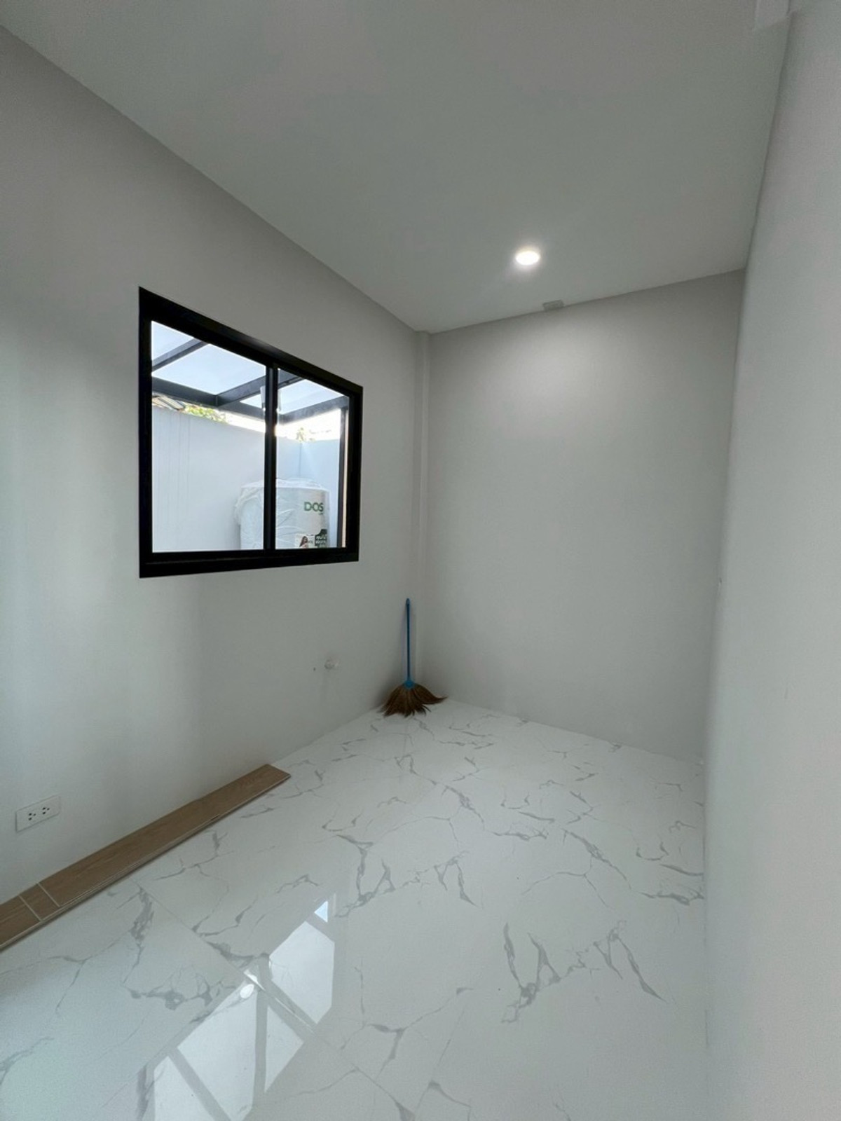 For SaleHouseKaset Nawamin,Ladplakao : Single house for sale, large area, city location, can enter and exit in many ways. Kaset-Nawamin location Soi Prasertmanukit 46