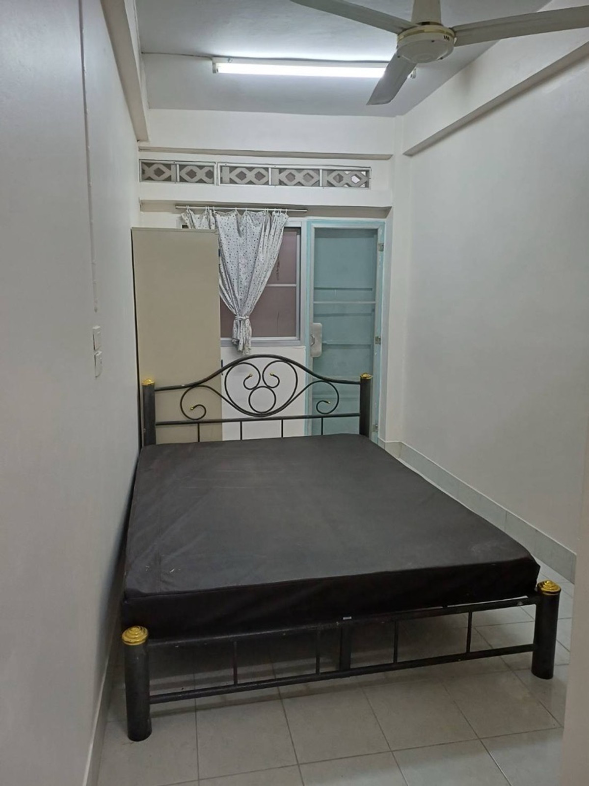 ขายปิ่นเกล้า จรัญสนิทวงศ์ : ขายหอพักปากซอยจรัญ23/1   ห้องเช่าจรัญ23 (บ้านคุณนิยม) 
76 เมตร ปากซอยจรัญฯ