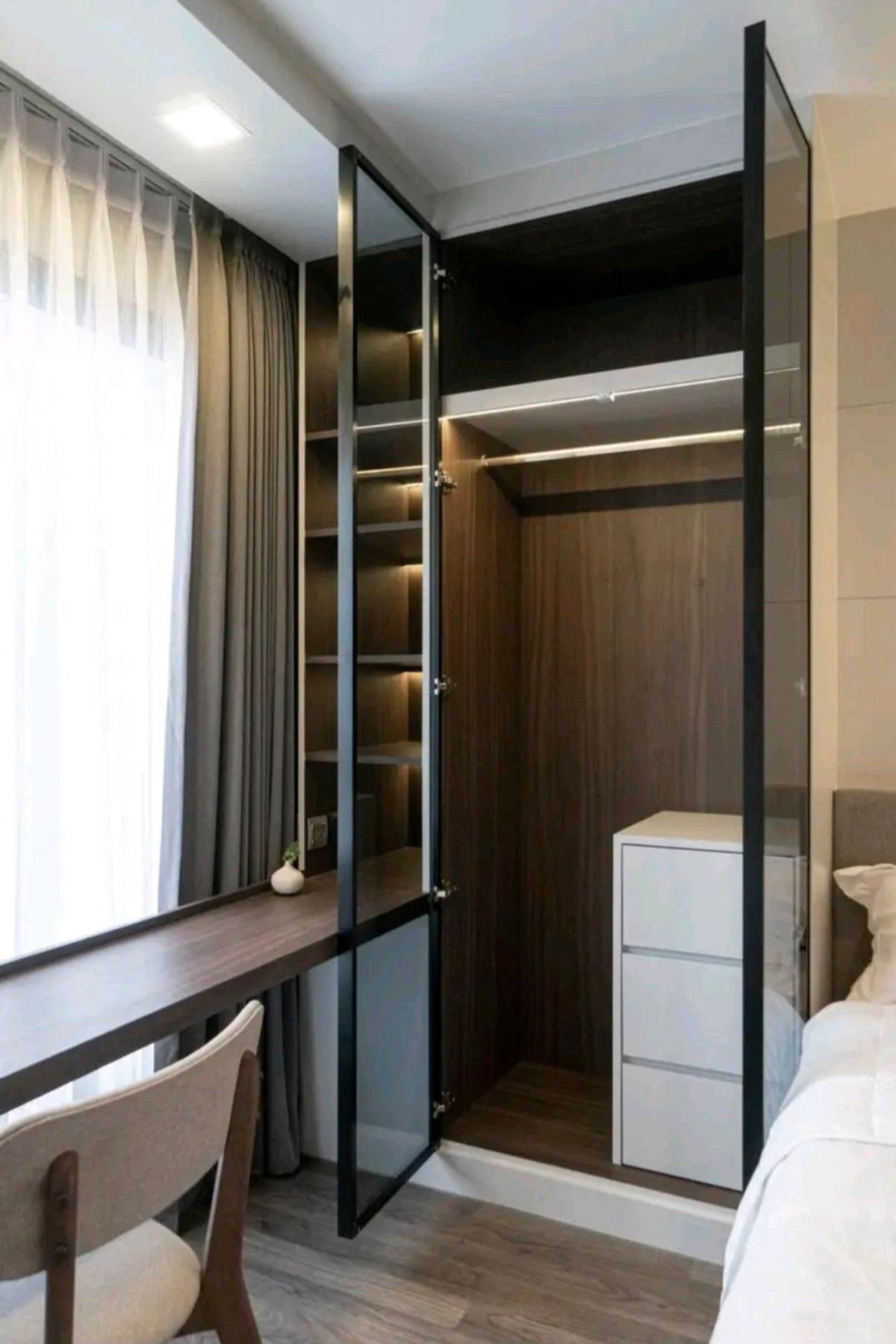 For RentCondoLadprao, Central Ladprao : For rent Life Ladprao Valley to BTS Ladprao.