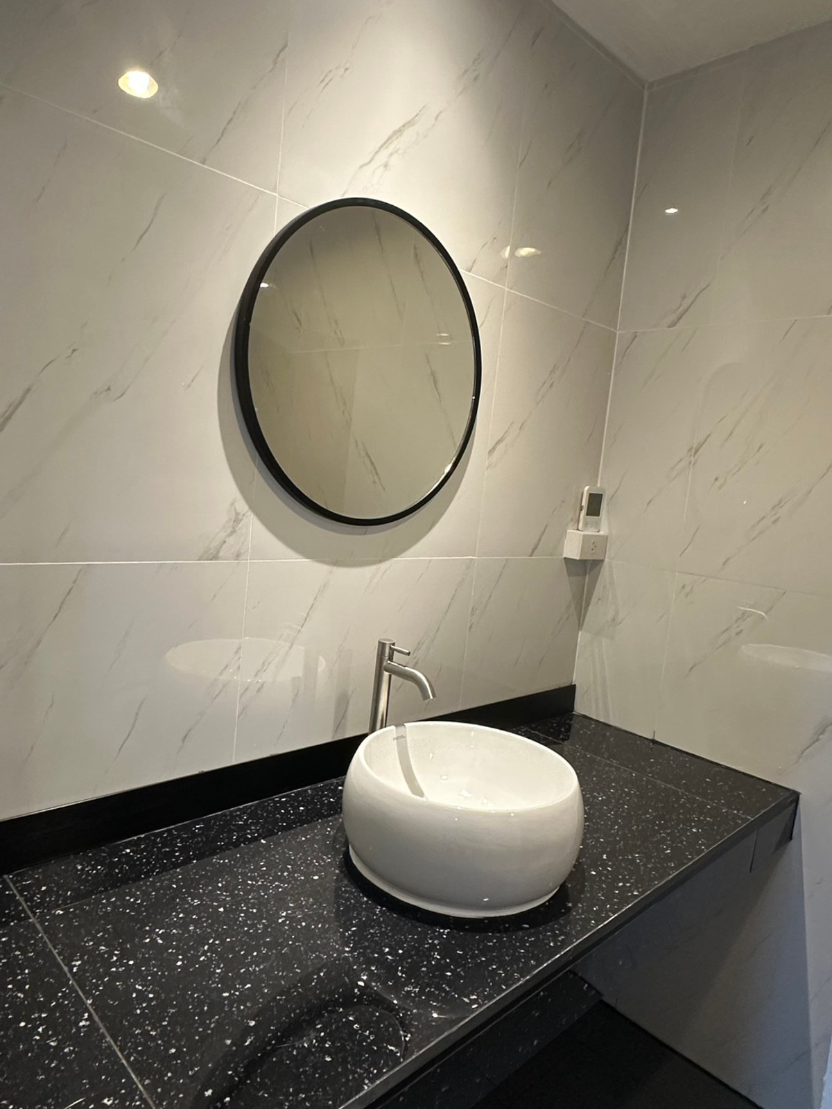 For RentTownhomeSukhumvit, Asoke, Thonglor : (BTS Thonglor, Pet Friendly) Newly Renovated Townhome for Rent – 800 meters to BTS Thong Lo