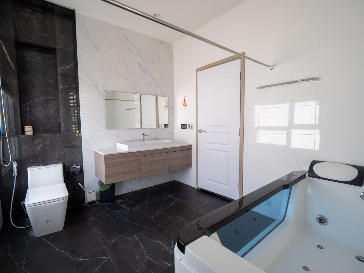 ขายบ้านพระราม 2 บางขุนเทียน : #ขายบ้านเดี่ยว #ขายคฤหาสน์หรู #แปลงมุม #บิ้วอินตกแต่งสวยทั้งหลัง พร้อมอยู่ โครงการซื่อตรง พรีเมี่ยม ไอแอม พระราม 2 – แสมดำ Suetrong I AM