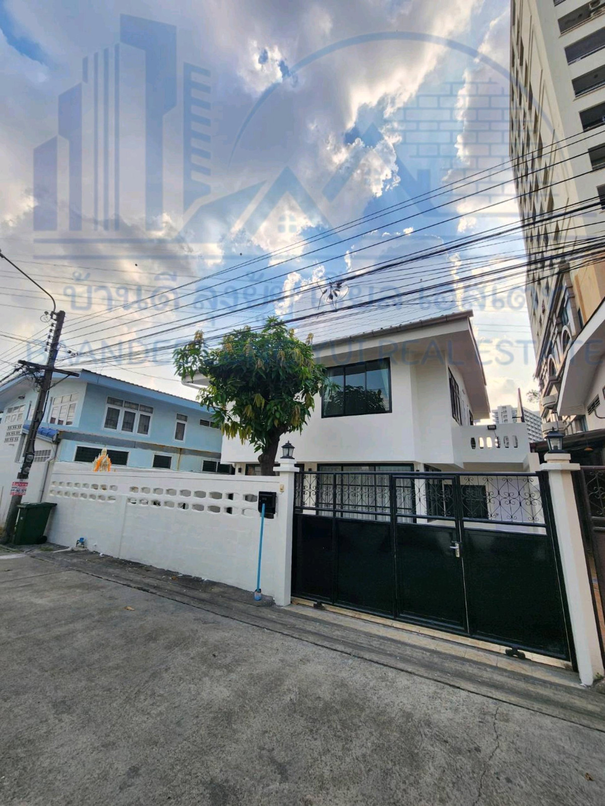 ให้เช่าบ้านรัชดา ห้วยขวาง : ให้เช่าบ้านเดี่ยวห้วยขวาง-รัชดา ใกล้ MRT หลังใหญ่สวยมาก🎄🎋🎋怀光-拉差达地区独栋房屋出租，靠近捷运站。房屋宽敞漂亮。